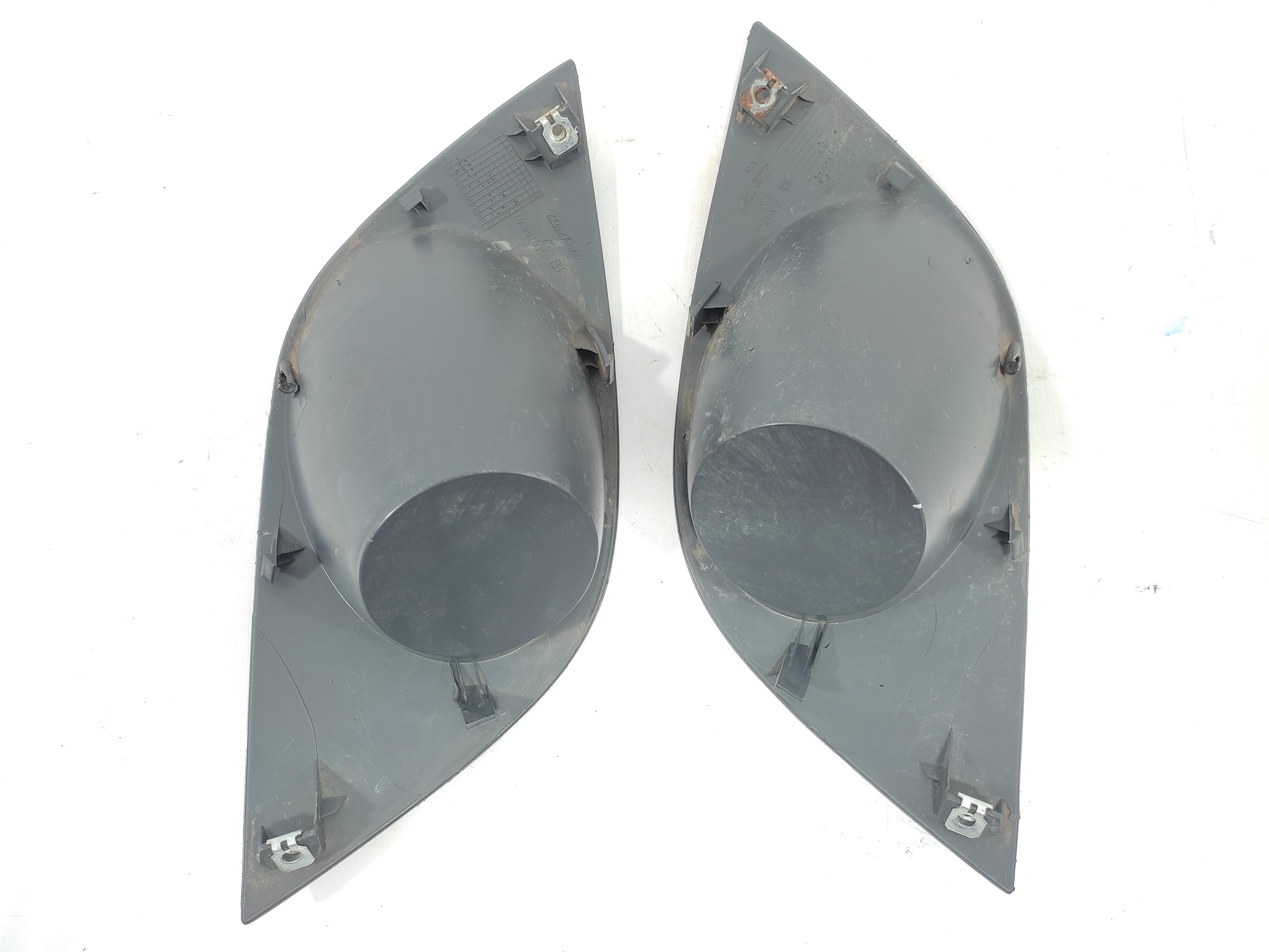 Moldura Farol Milha Fiat Palio Atractive 2015 Par 100184479  Ambos Os Lados 5