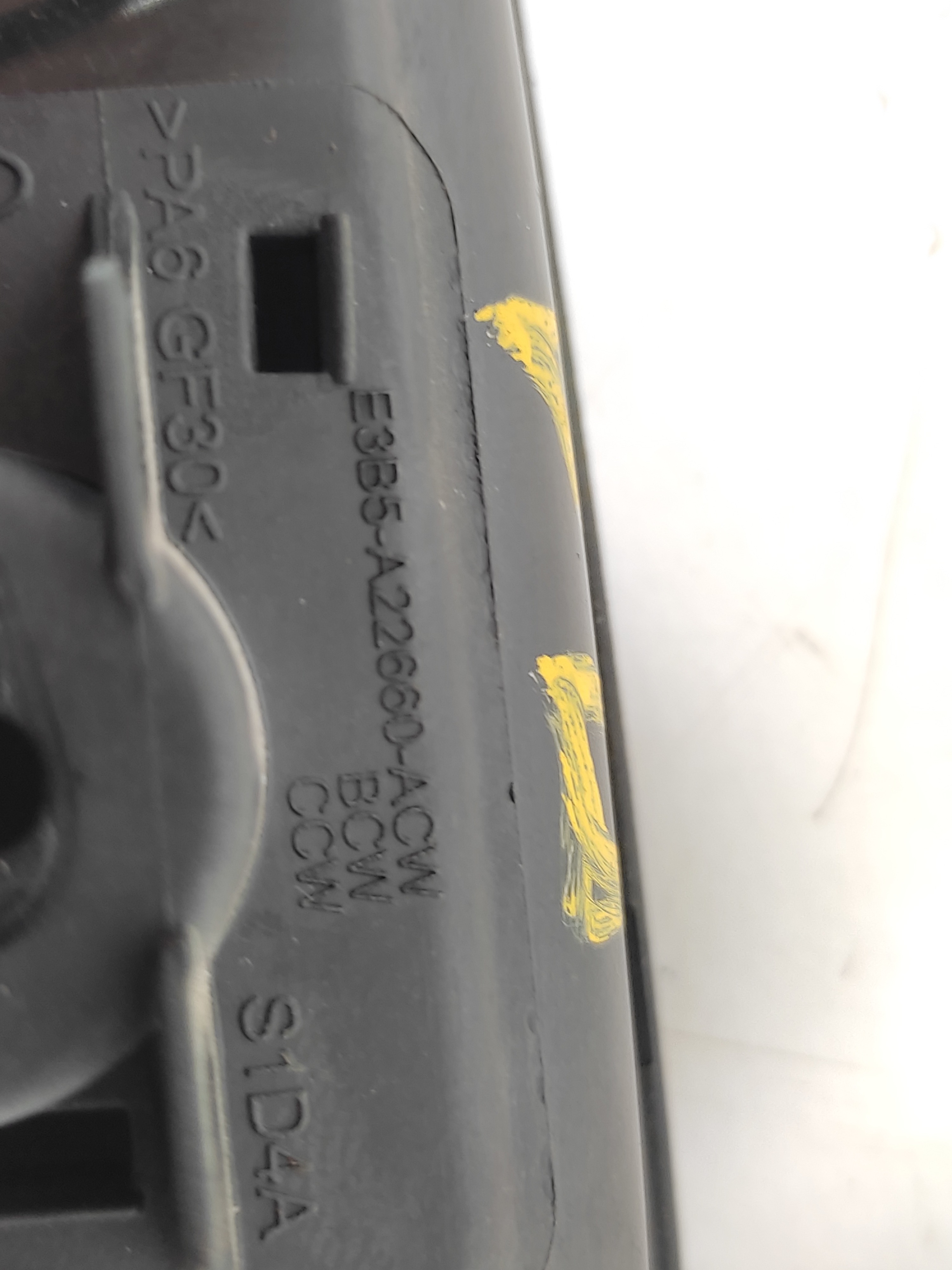 Maçaneta Interna Dianteira Direita Ford Ka 2015 E3b5a22660  – Preto – Dianteira 4
