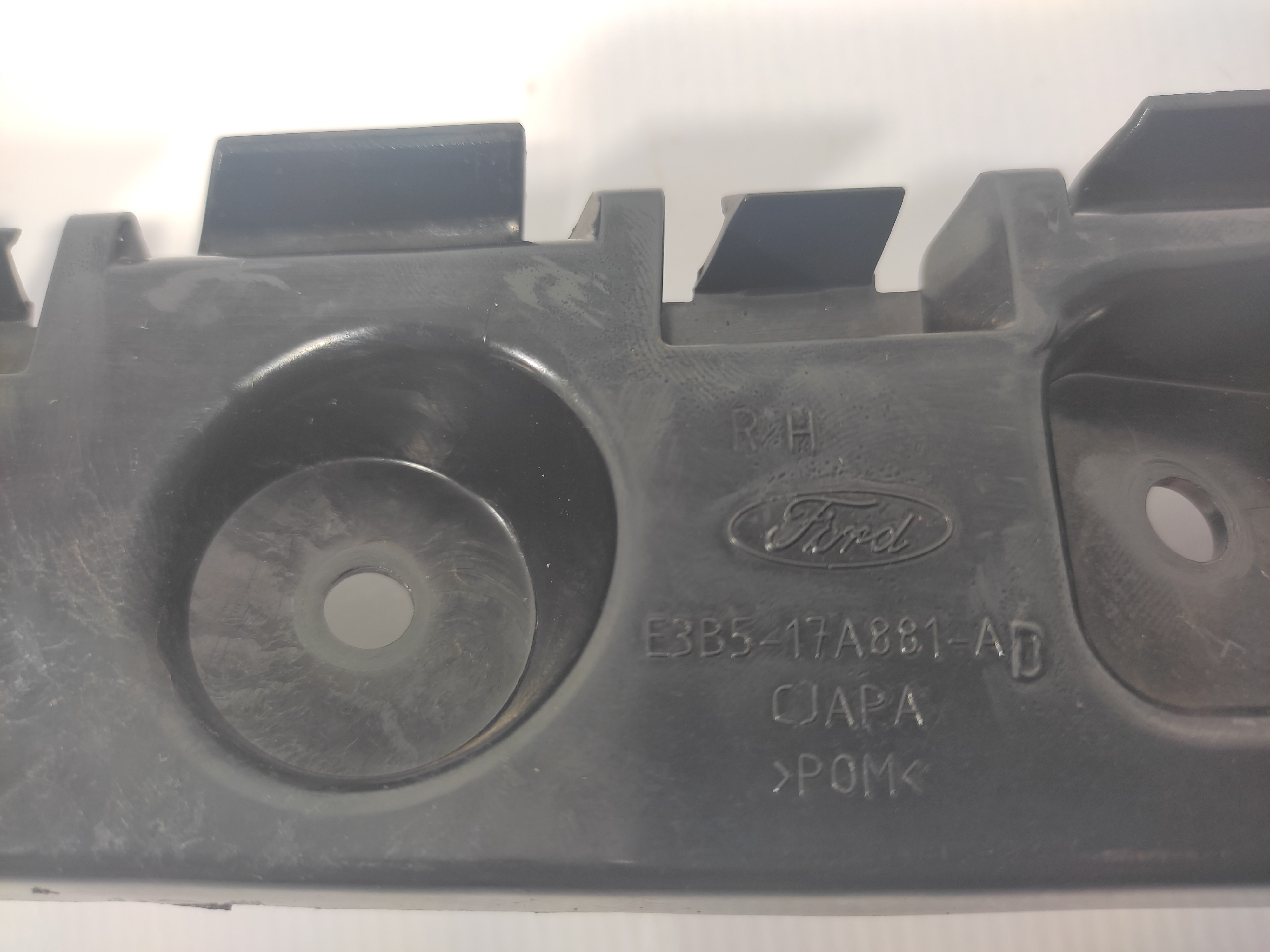 Guia Parachoque Traseiro Ford Ka 1.0 2017 17a881a Par 6