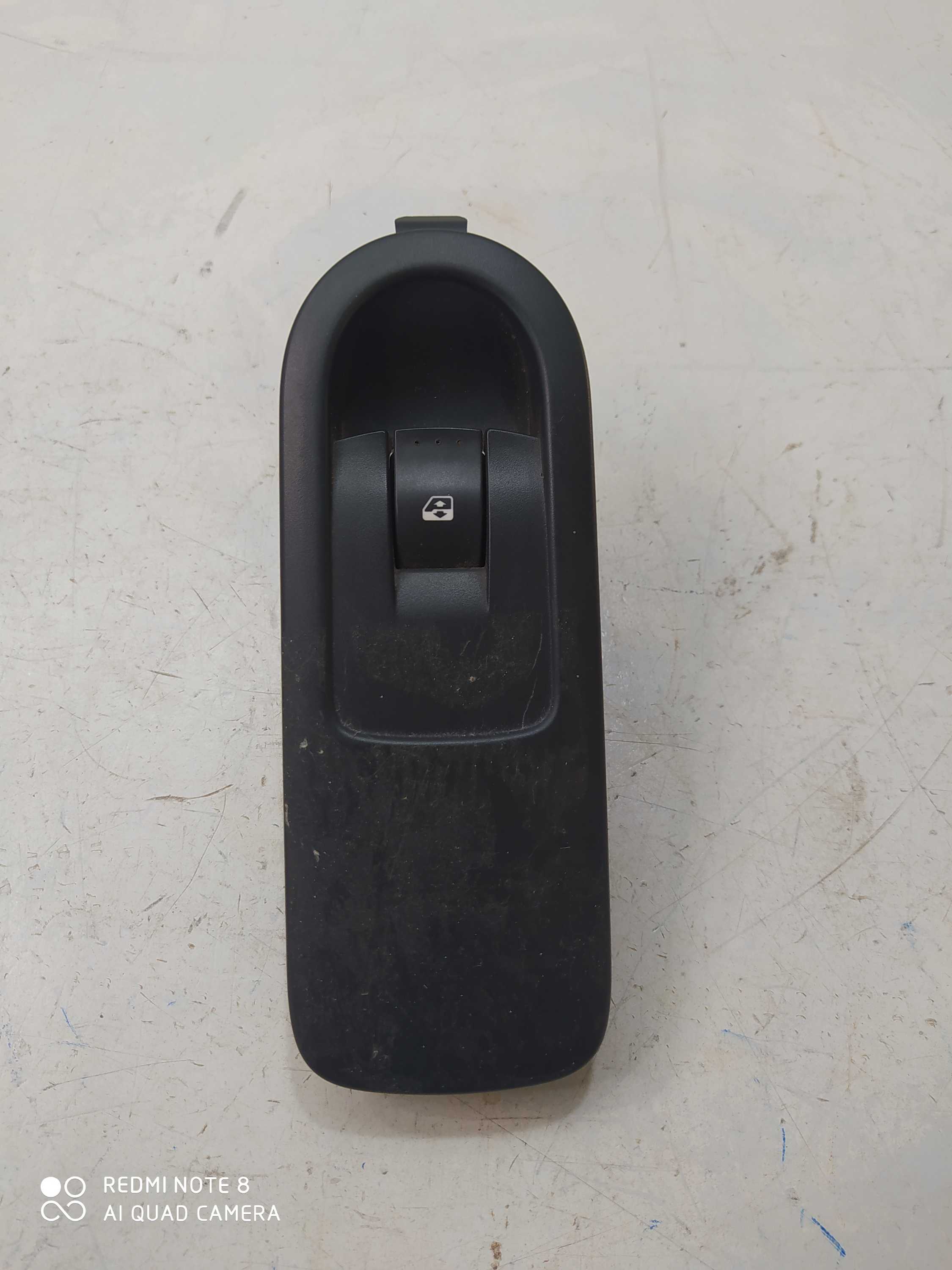 Botão Vidro Dianteiro Direito Renault Logan 2009 809608021r