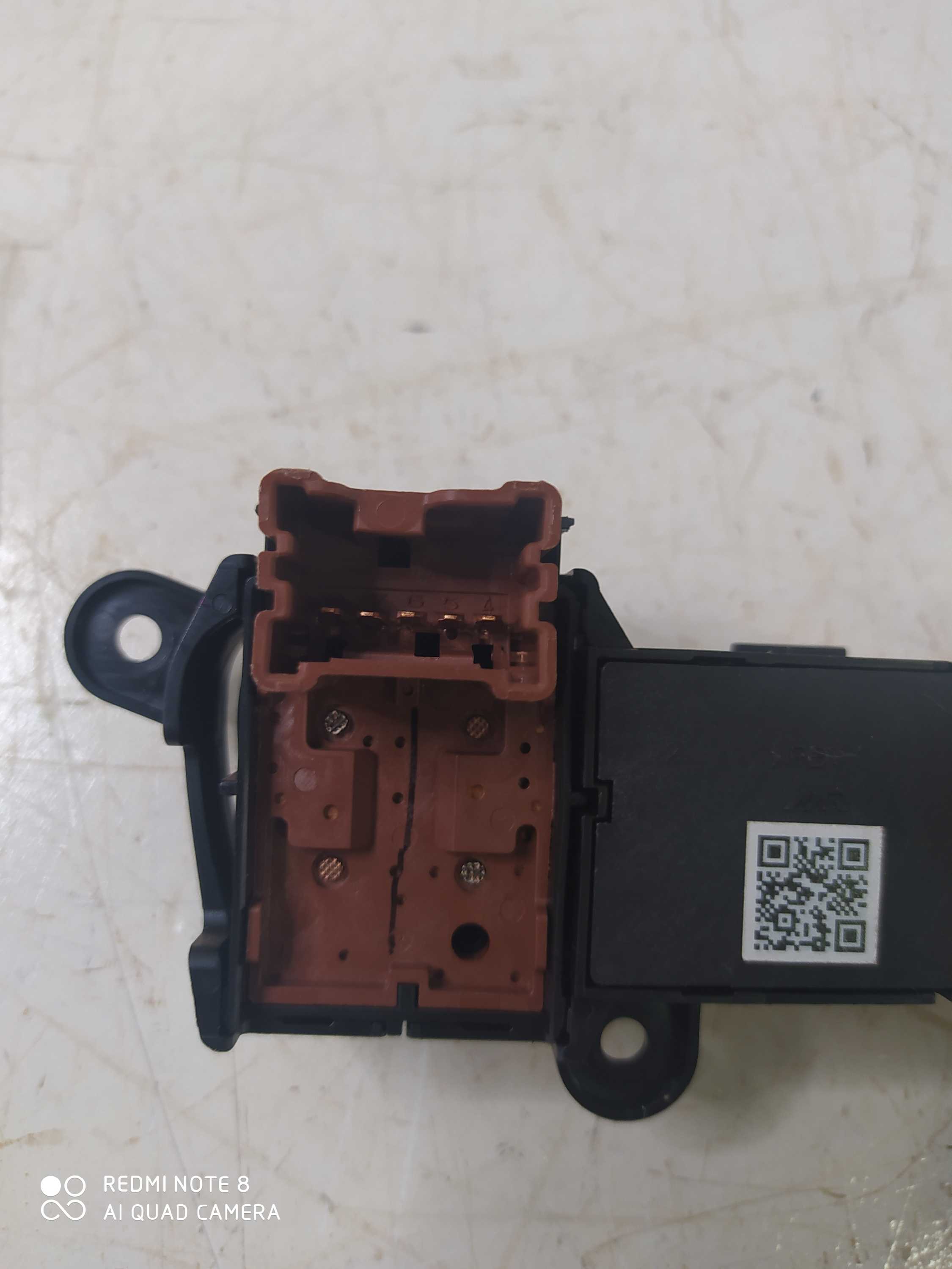 Botão Pisca Alerta Painel Central Renault Kwid 2019