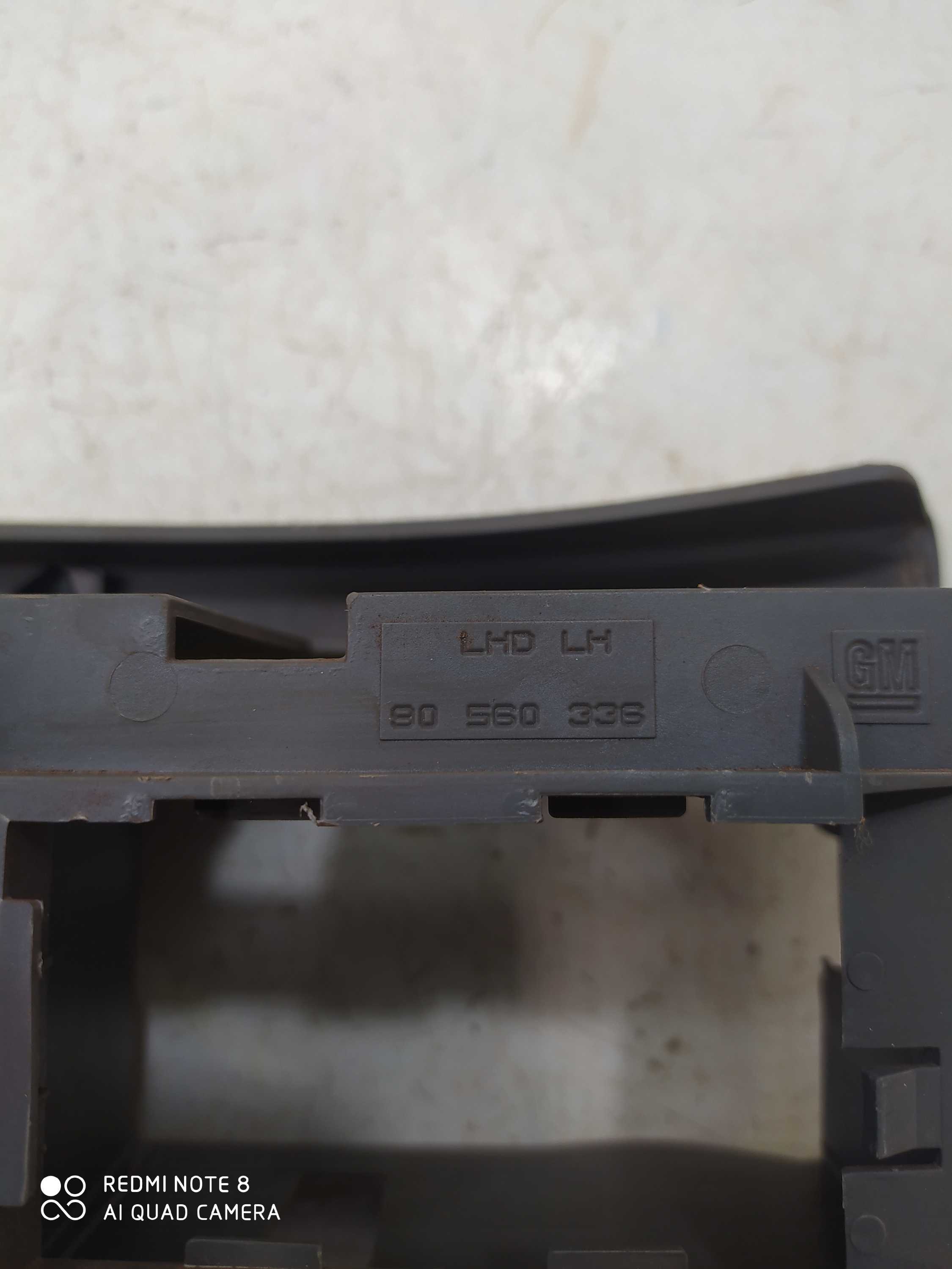 Difusor Lateral Esquerdo Chevrolet Astra 2003 90560335