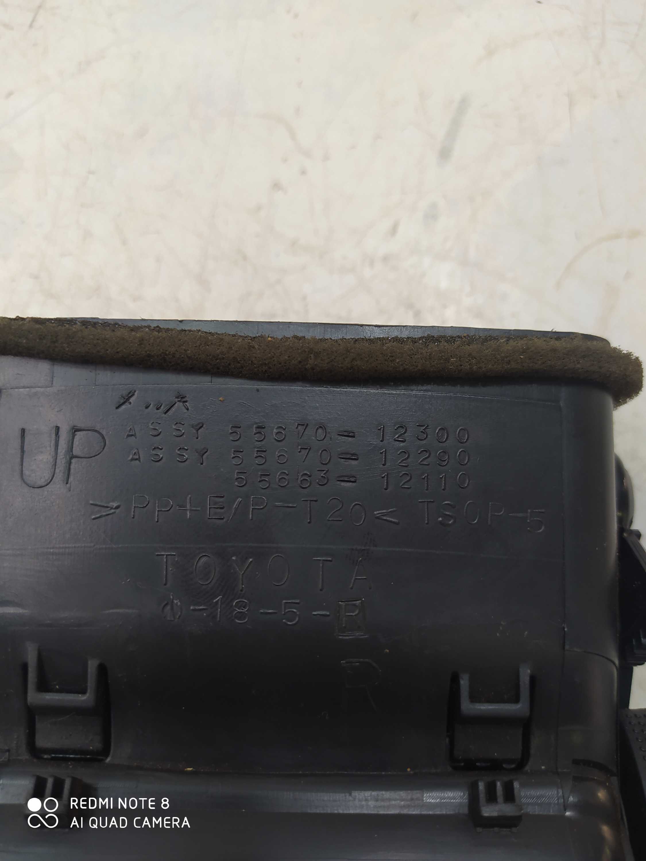 Difusor Lateral Direito Toyota Corolla Xli  2004 5567012300