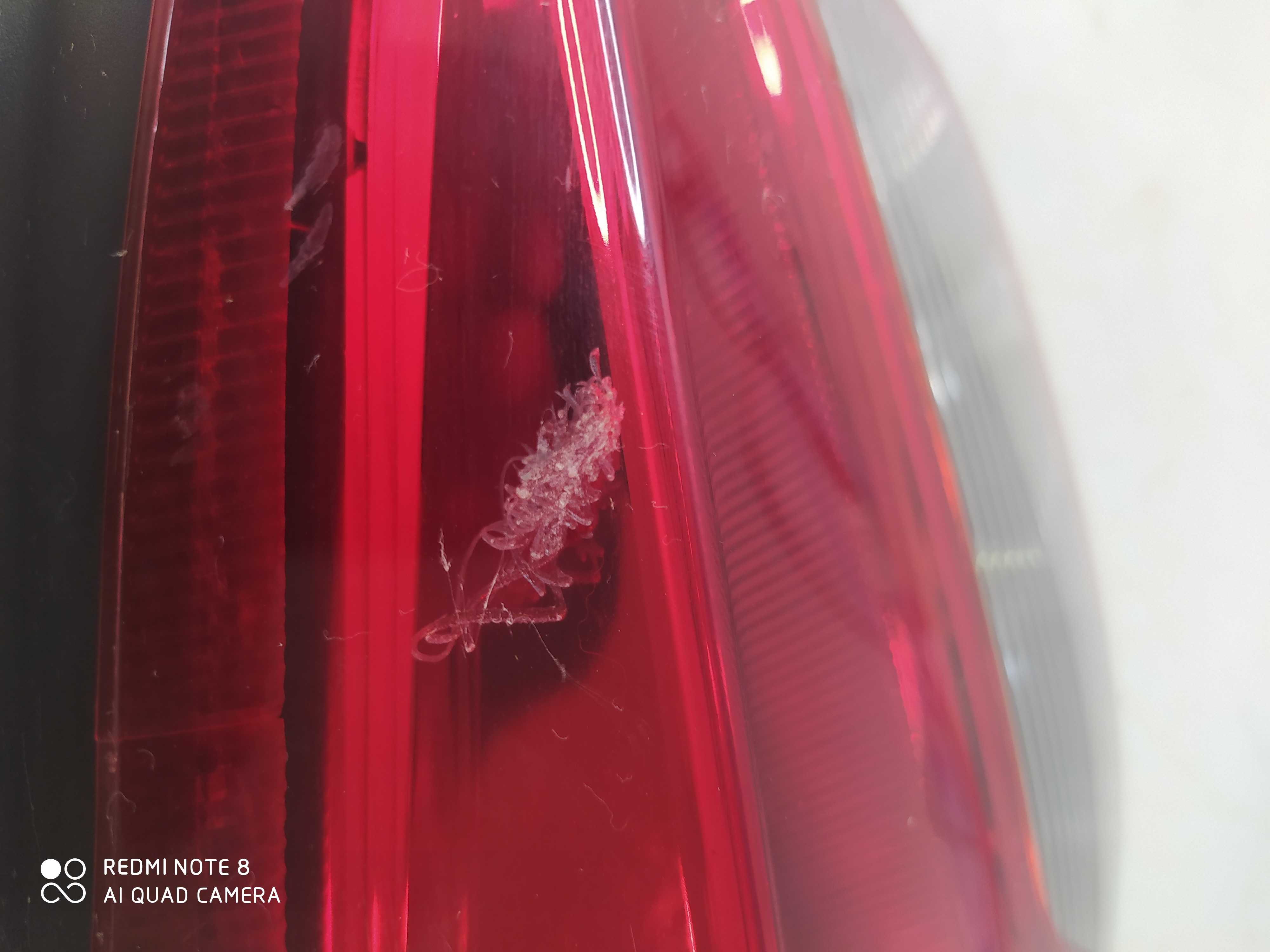 Lanterna Traseira Esquerda Renault Kwid 2019 Com Detalhe  – Esquerdo – Vermelho 5