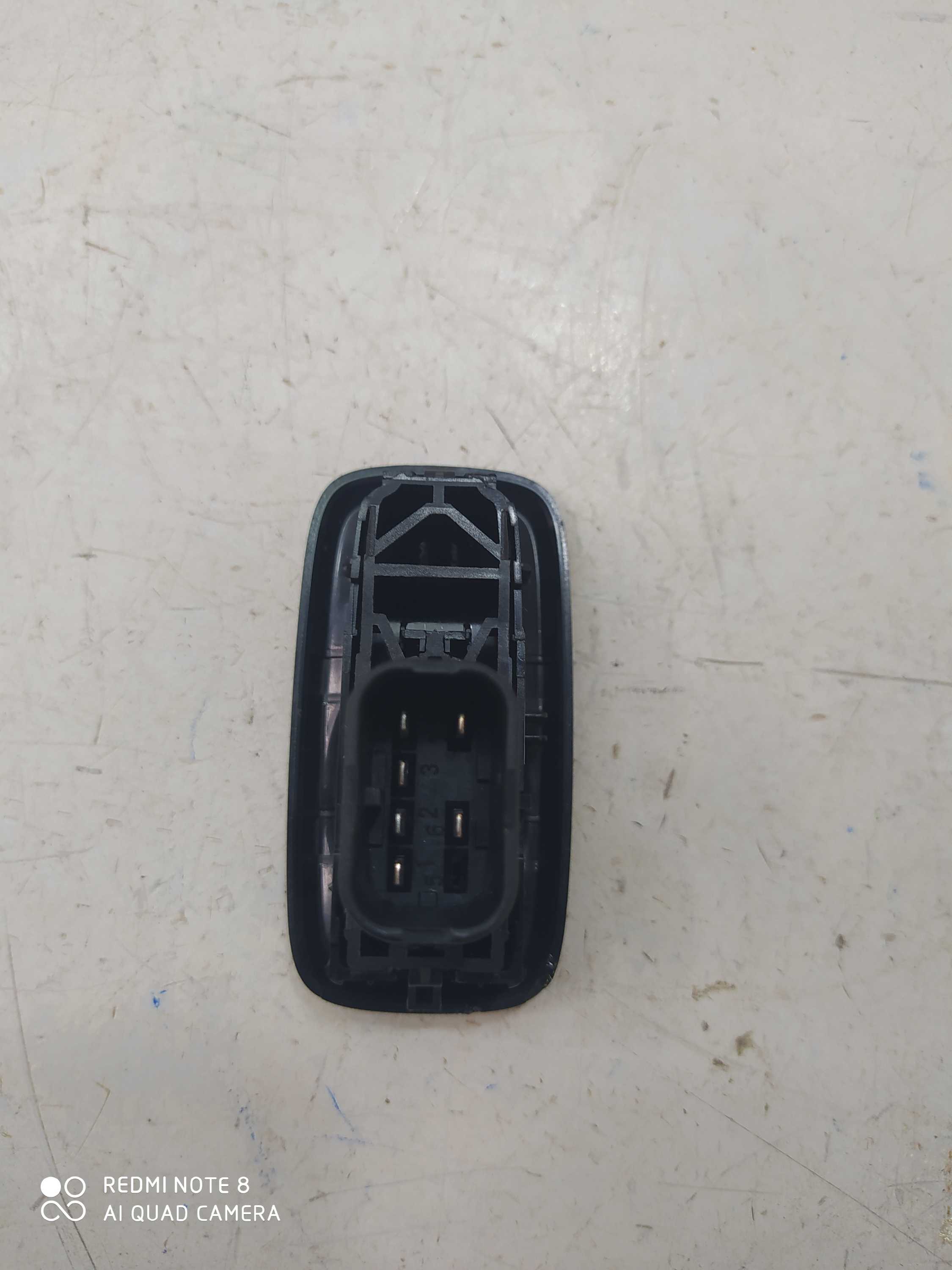 Botão Vidro Elétrico Tras Dir Ford Ka 1.0 2016 Cn1514529
