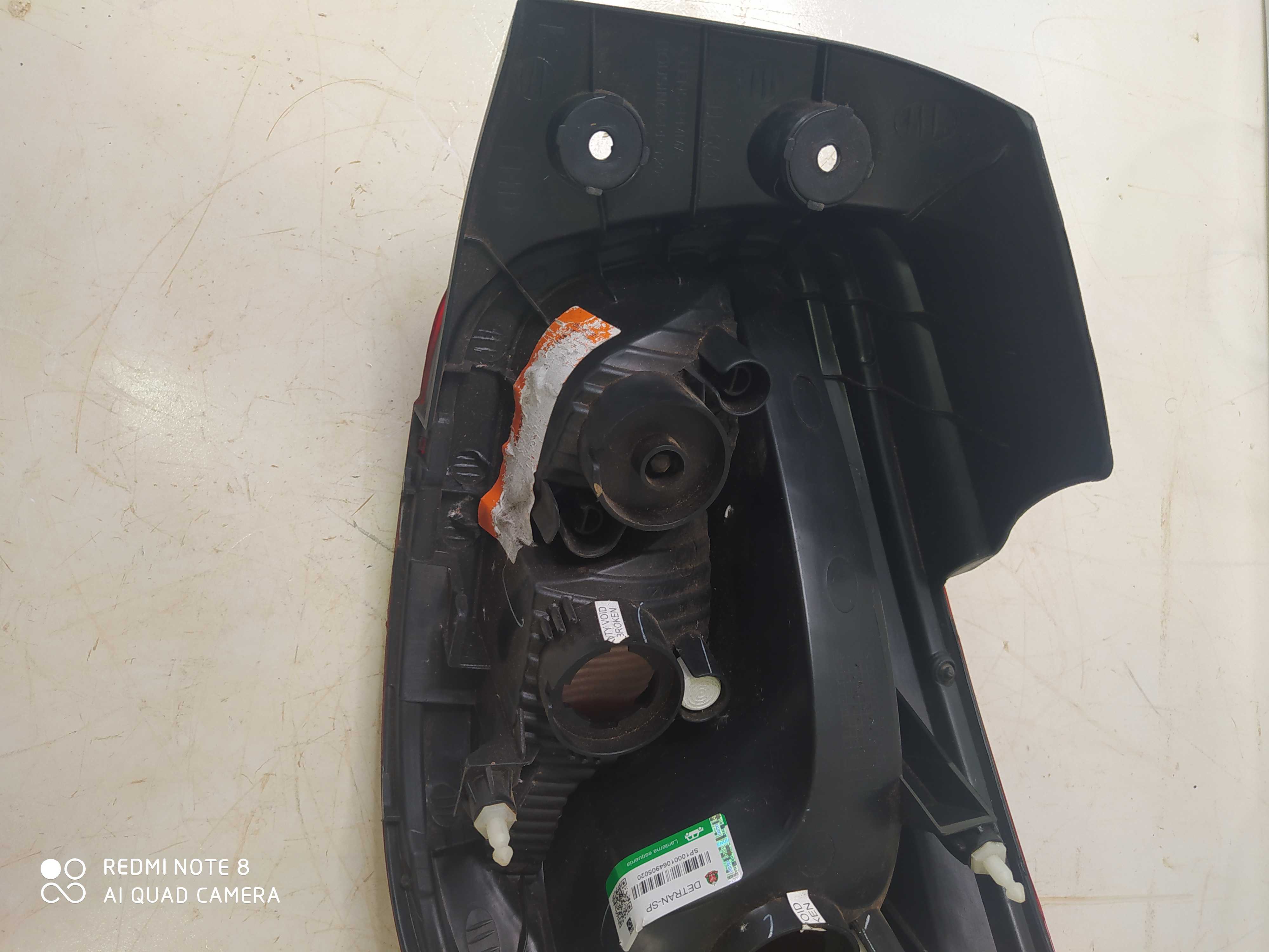 Lanterna Traseira Esquerda Renault Kwid 2019 Com Detalhe  – Esquerdo – Vermelho 8