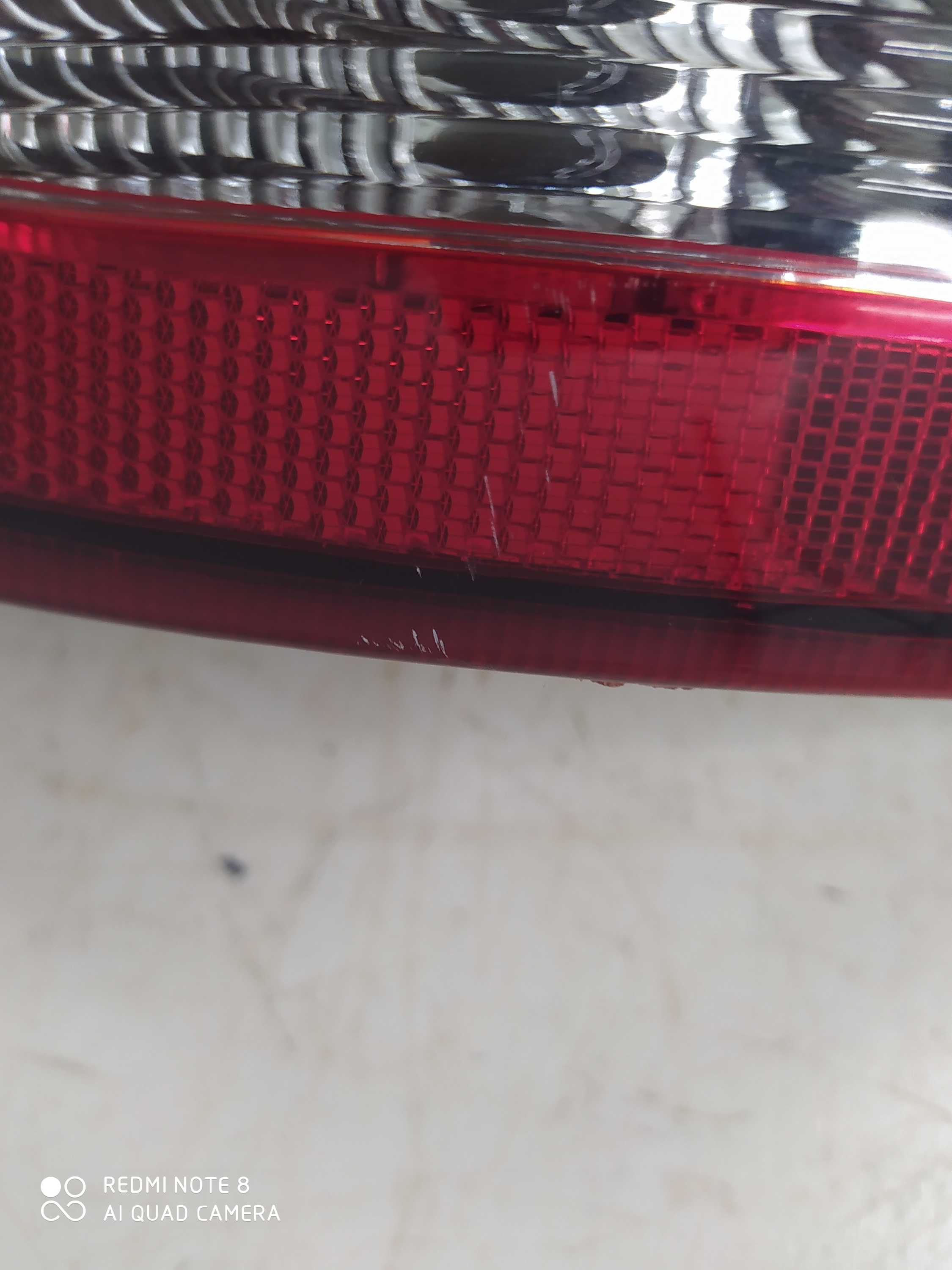 Lanterna Traseira Esquerda Renault Kwid 2019 Com Detalhe  – Esquerdo – Vermelho 7