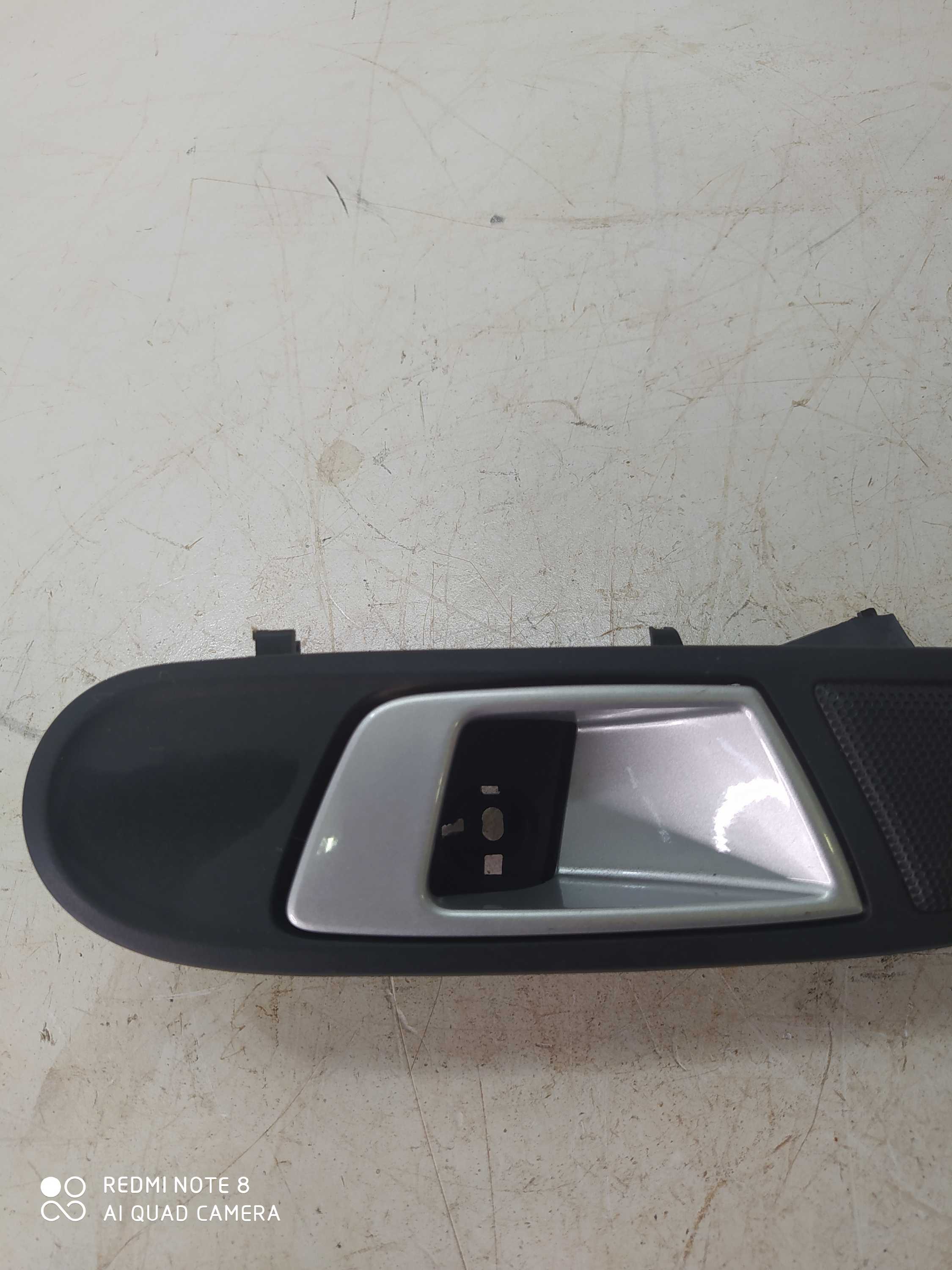 Maçaneta Interna Dianteira Esquerda Ford New Fiesta 2017  – Preto – Dianteira 5