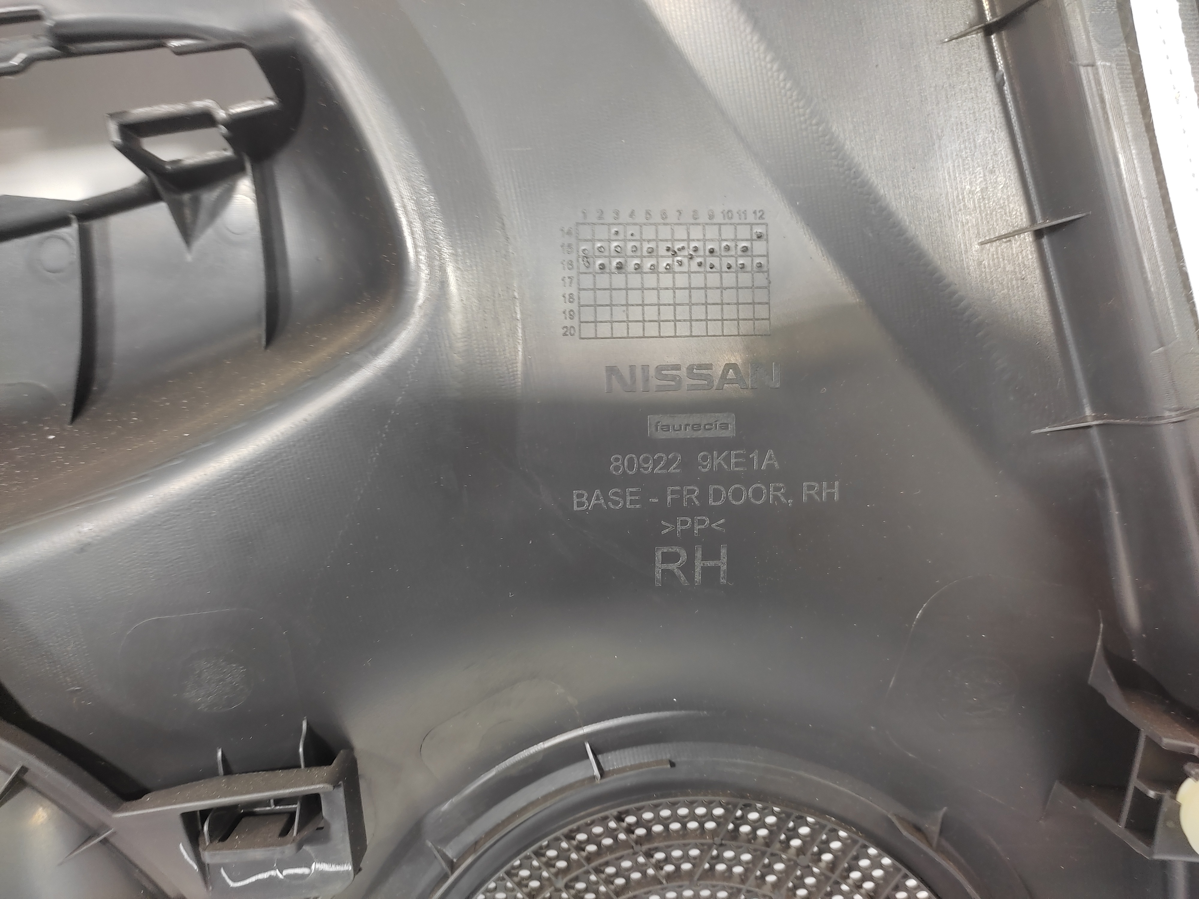 Forro Porta Dianteira Direita Nissan Versa 2017 809229ke1a Preto 7