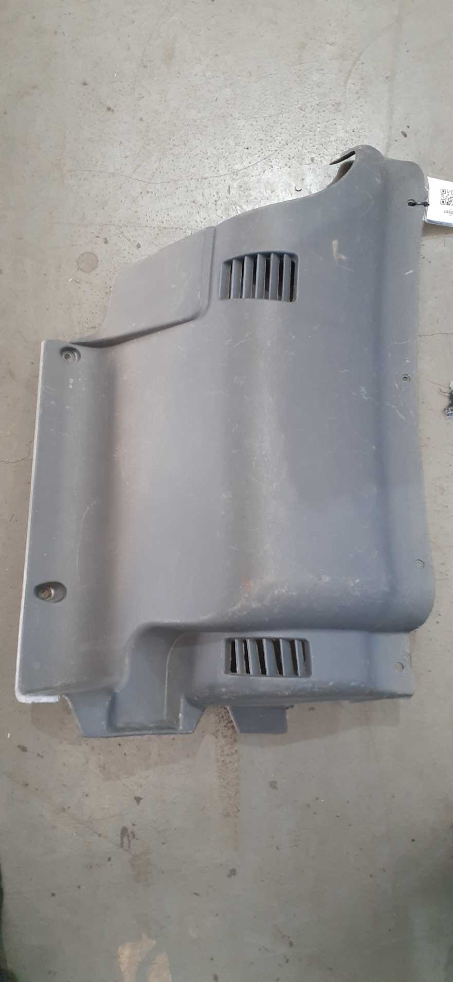 ACABAMENTO INFERIOR PAINEL SCANIA S4 LD 1368015