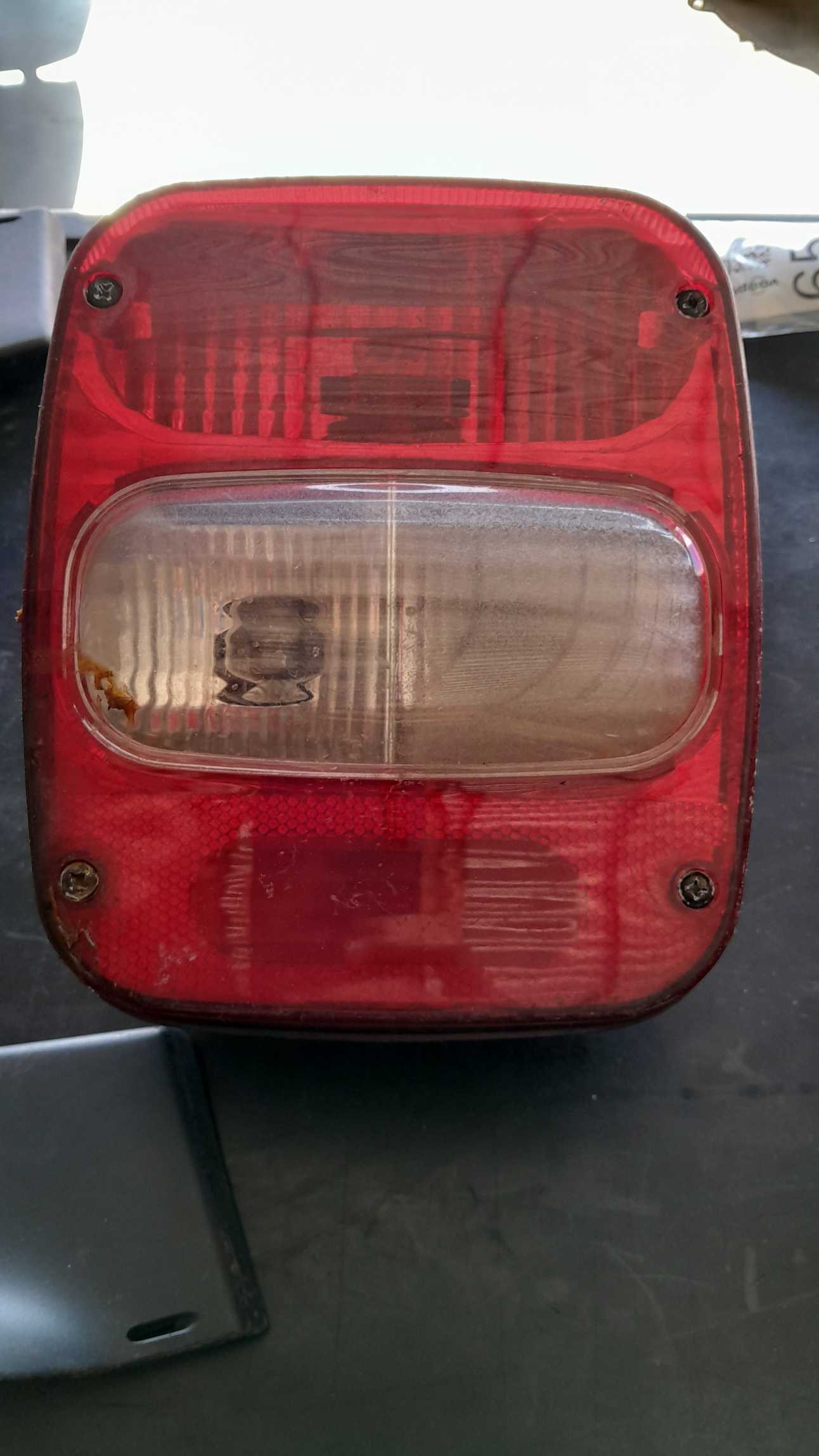 LANTERNA TRASEIRA VW CONSTELLATION