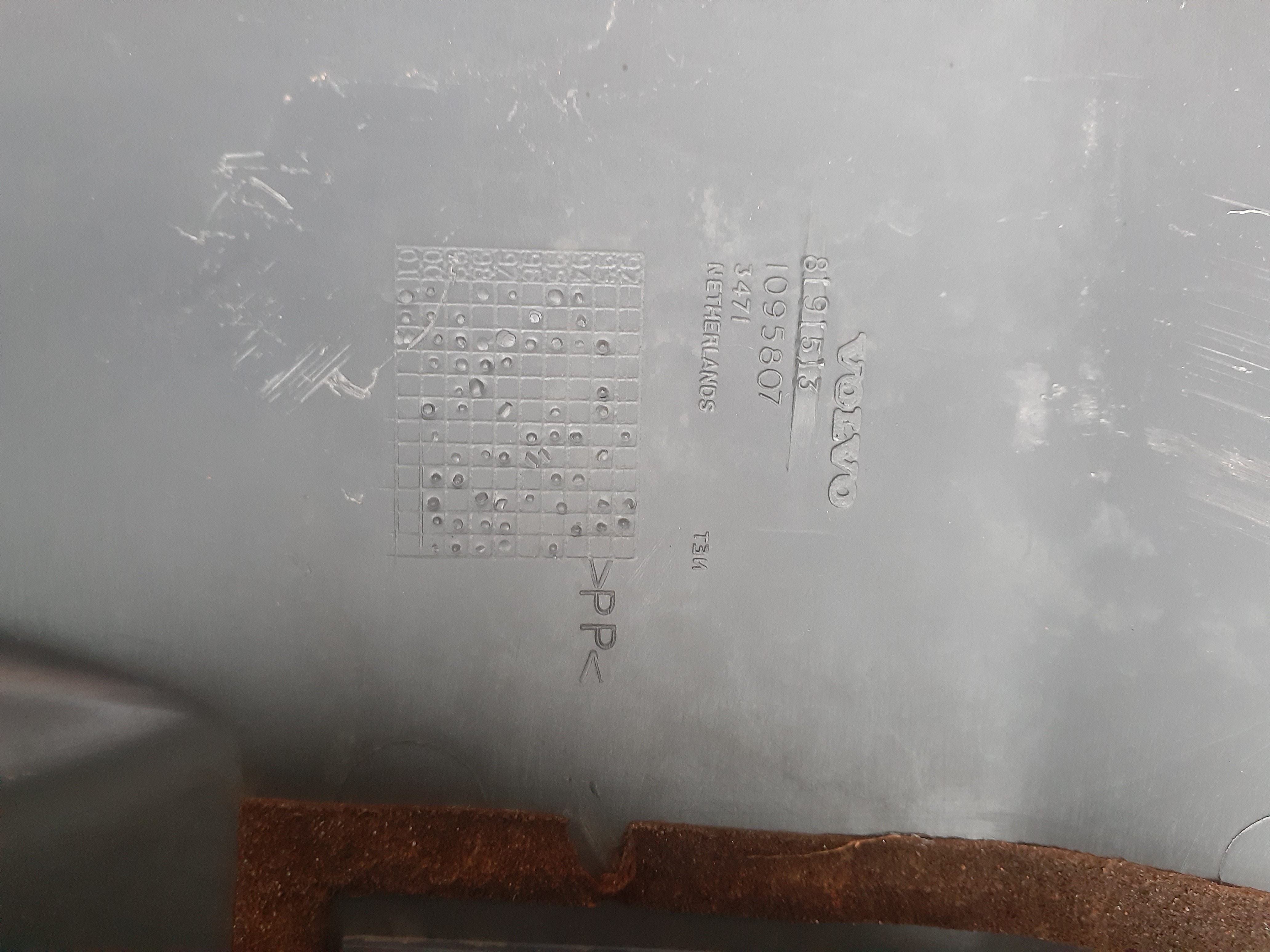 Tampa Inferior Painel Volvo Fm12 8191513 3