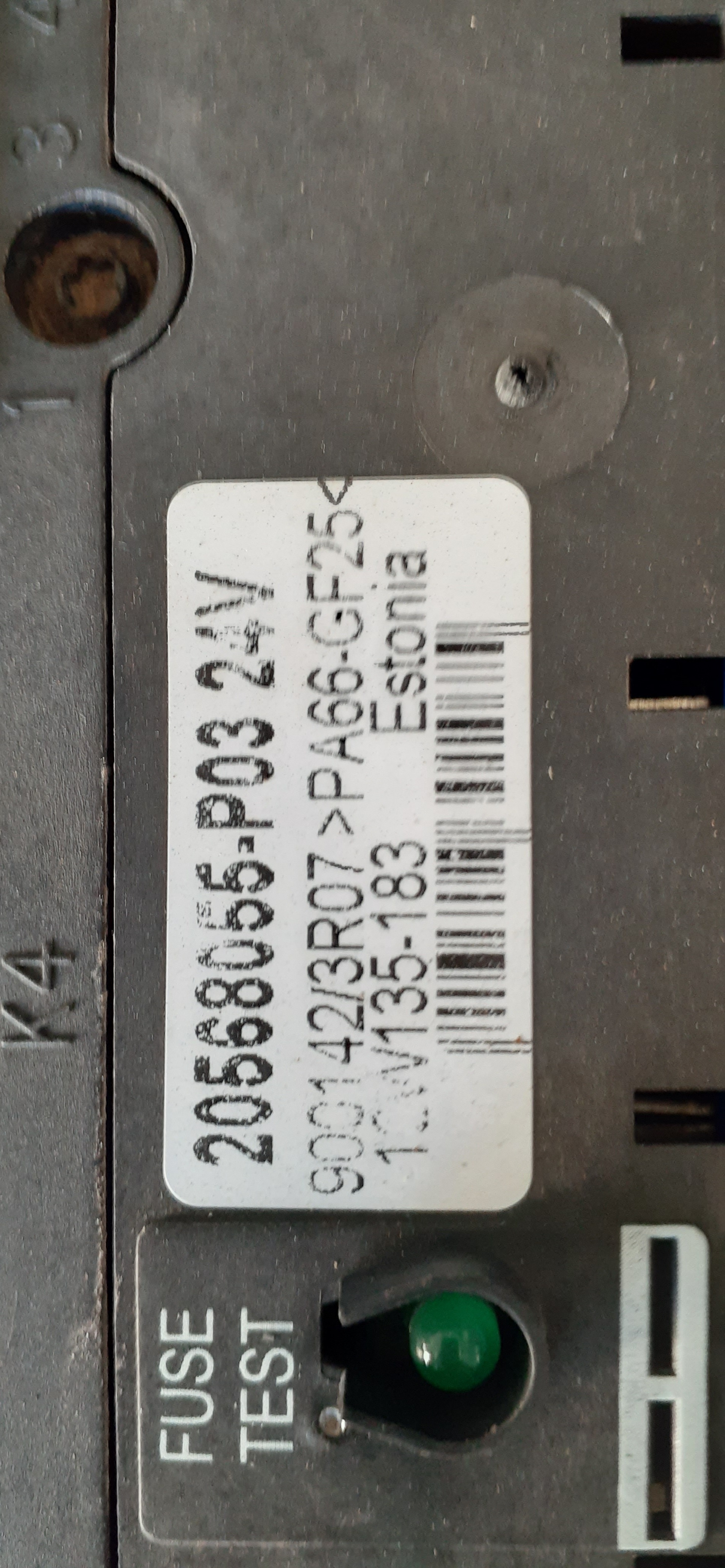CAIXA DE FUSÍVEIS ORIGINAL VOLVO FH 20568055-P03 24V 3