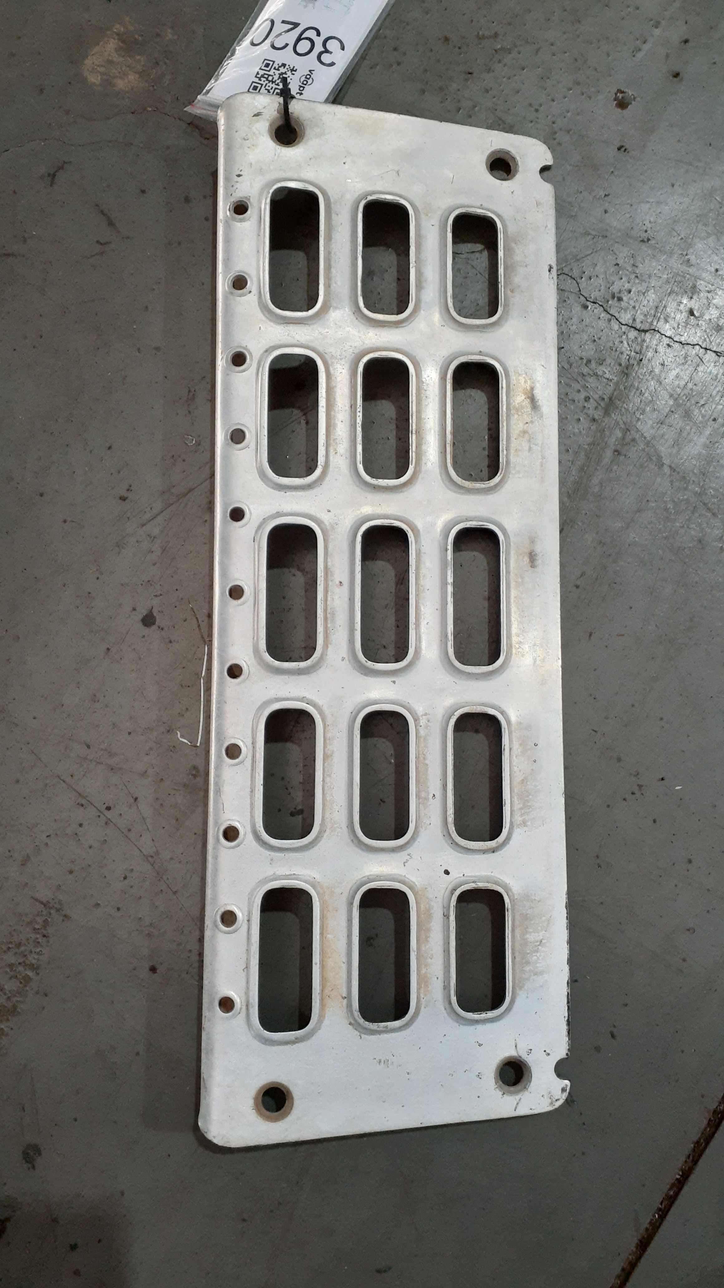 PISANTE ESTRIBO ORIGINAL VOLVO FH 20379439