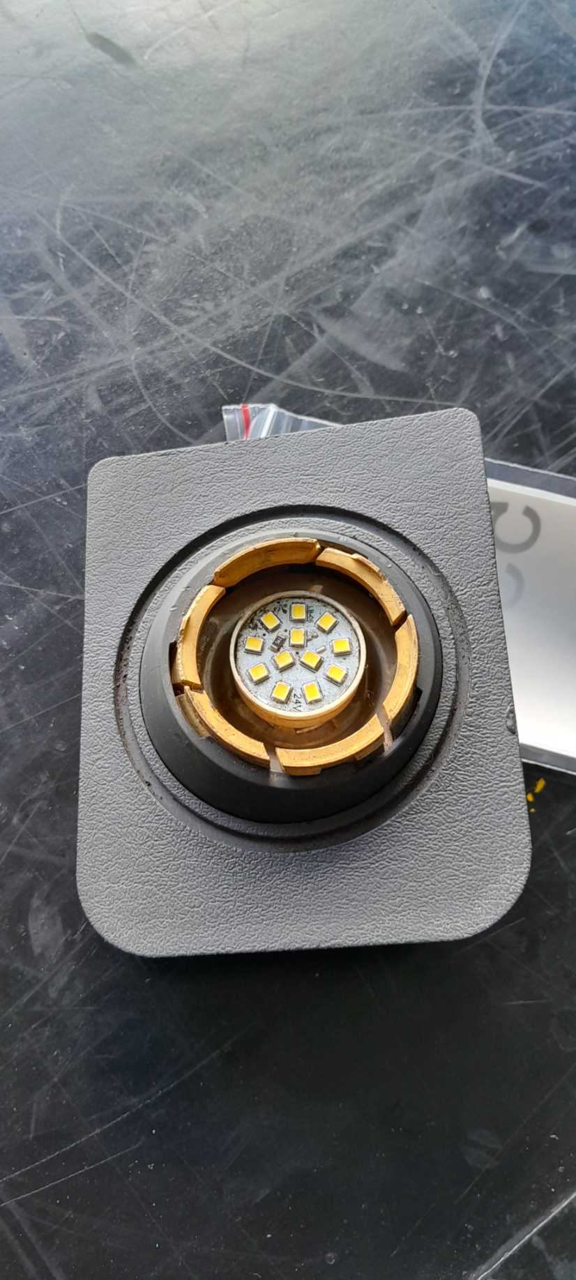 MOLDURA LUZ DE TETO SCANIA 1346742
