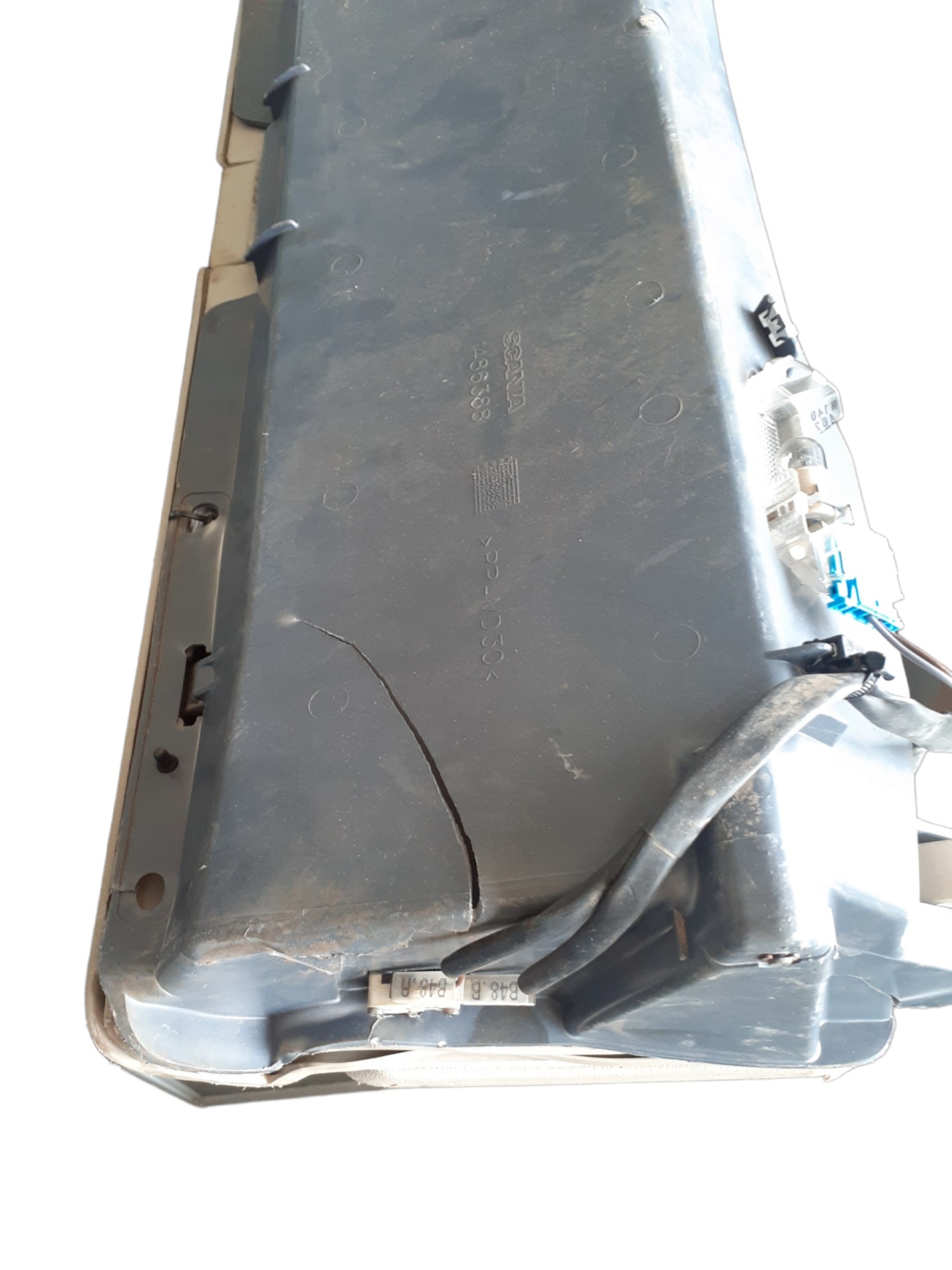 Moldura Com Quebra Sol Scania Com Detalhes 1486388/1505702 5