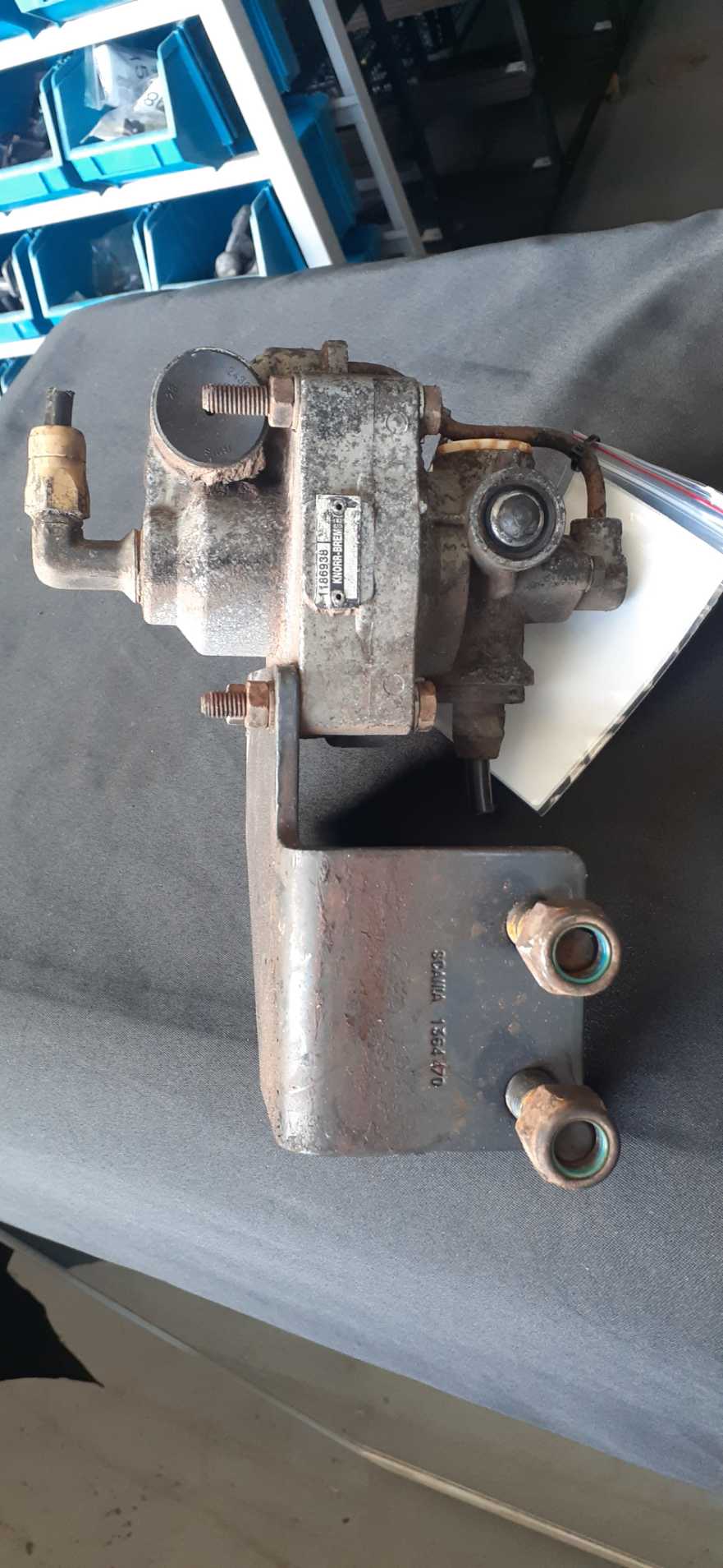 VALVULA SENSÍVEL CARGA SCANIA KNORR 1186938/1338102/1307043