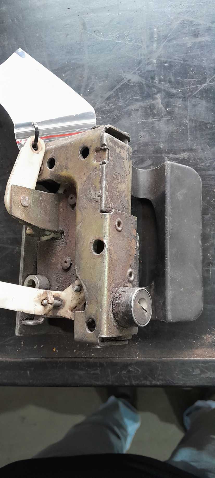 MAÇANETA PORTA LE FORD CARGO