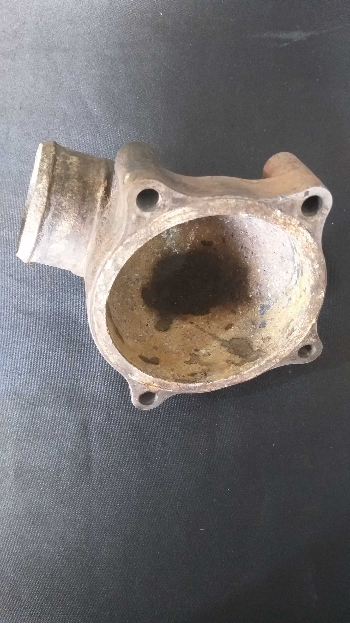 Carcaça Termostato Volvo Fh Código 21519562 2