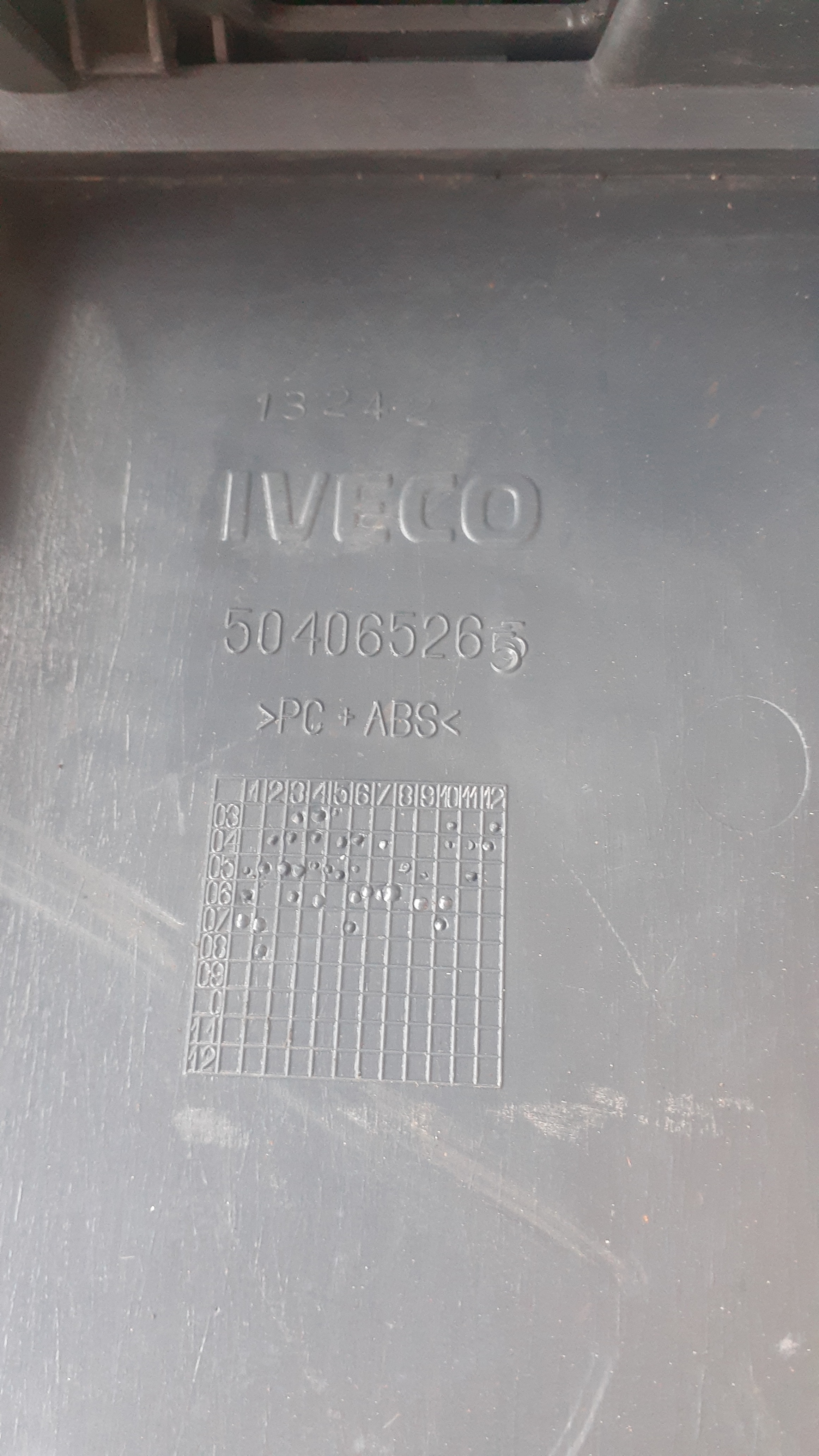 Painel Central Inferior Iveco 504065265 5