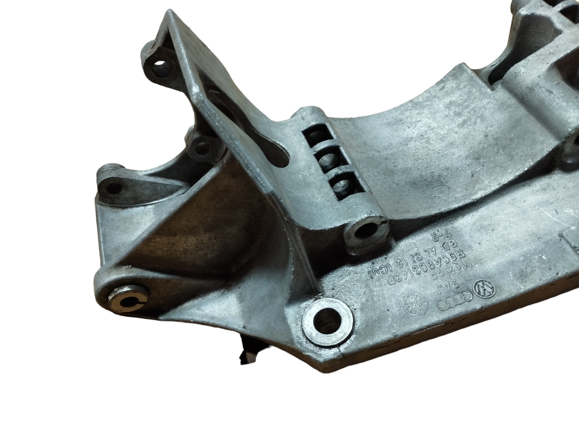 Suporte Alternador Audi A3 Vw Golf 1.6 1.8 2000 2001 2003 2