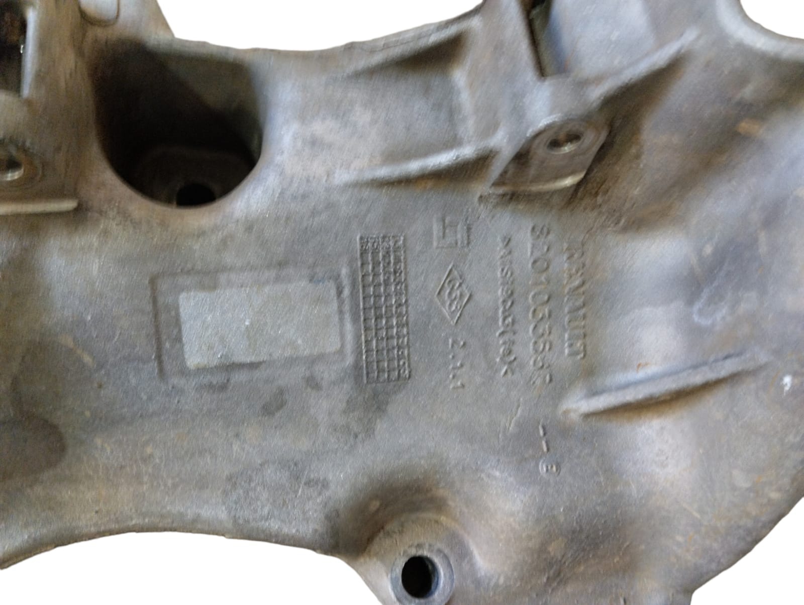 Suporte Alternador Renault Duster 2.0 2012 2013 2014 82010 6