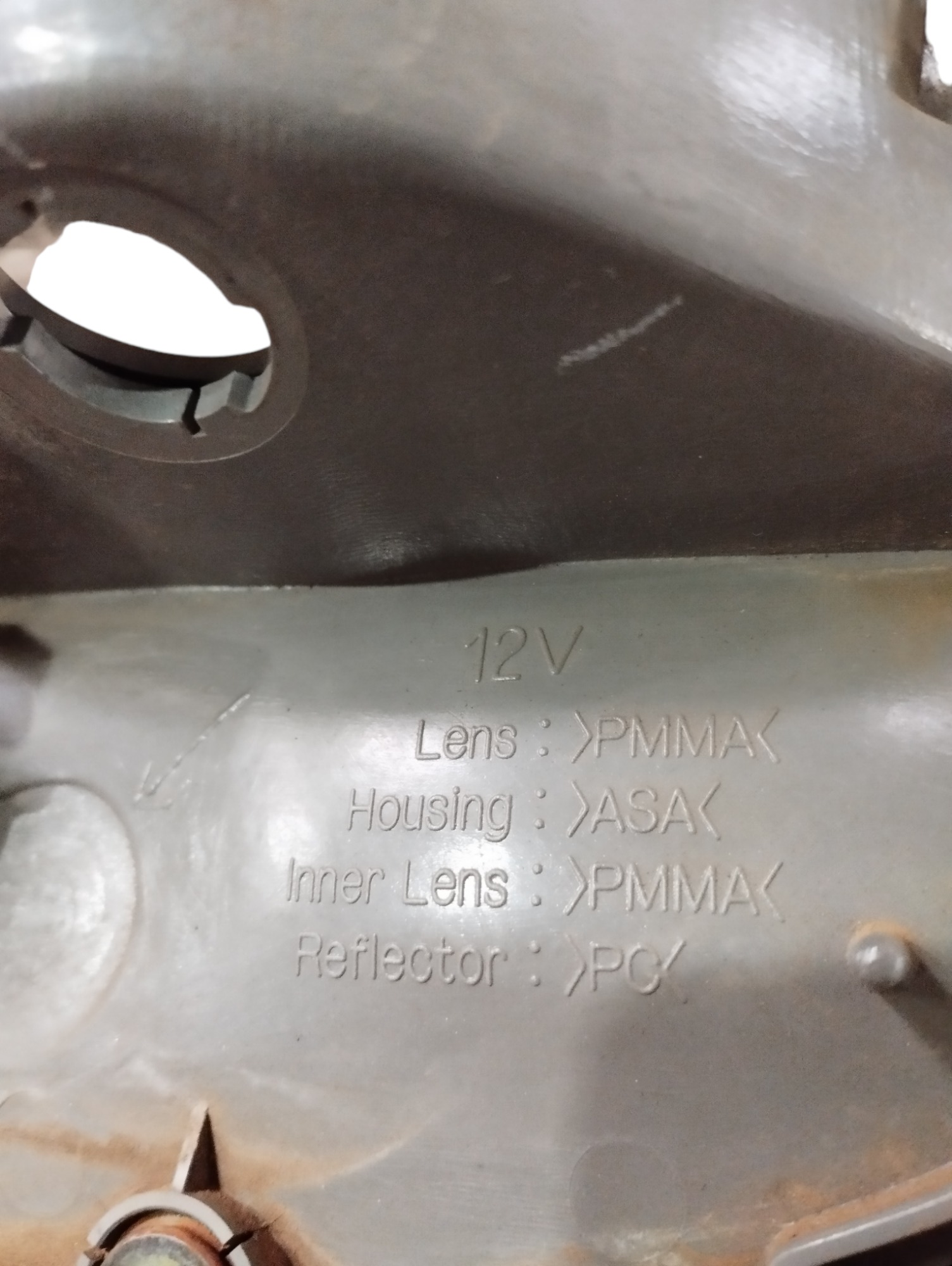 Lanterna Esquerda Tampa Traseira Toyota Corolla 1998 A 2002 9
