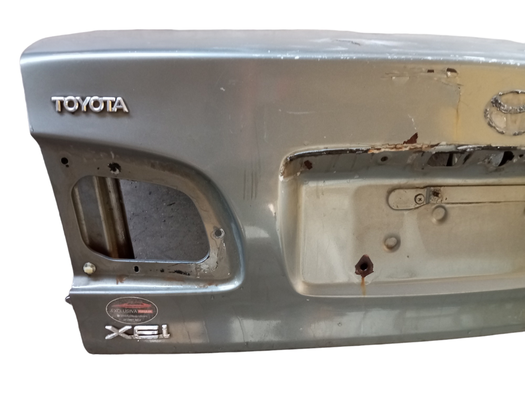 Tampa Traseira Toyota Corolla 1.8 1998 1999 2000 644011a70 2
