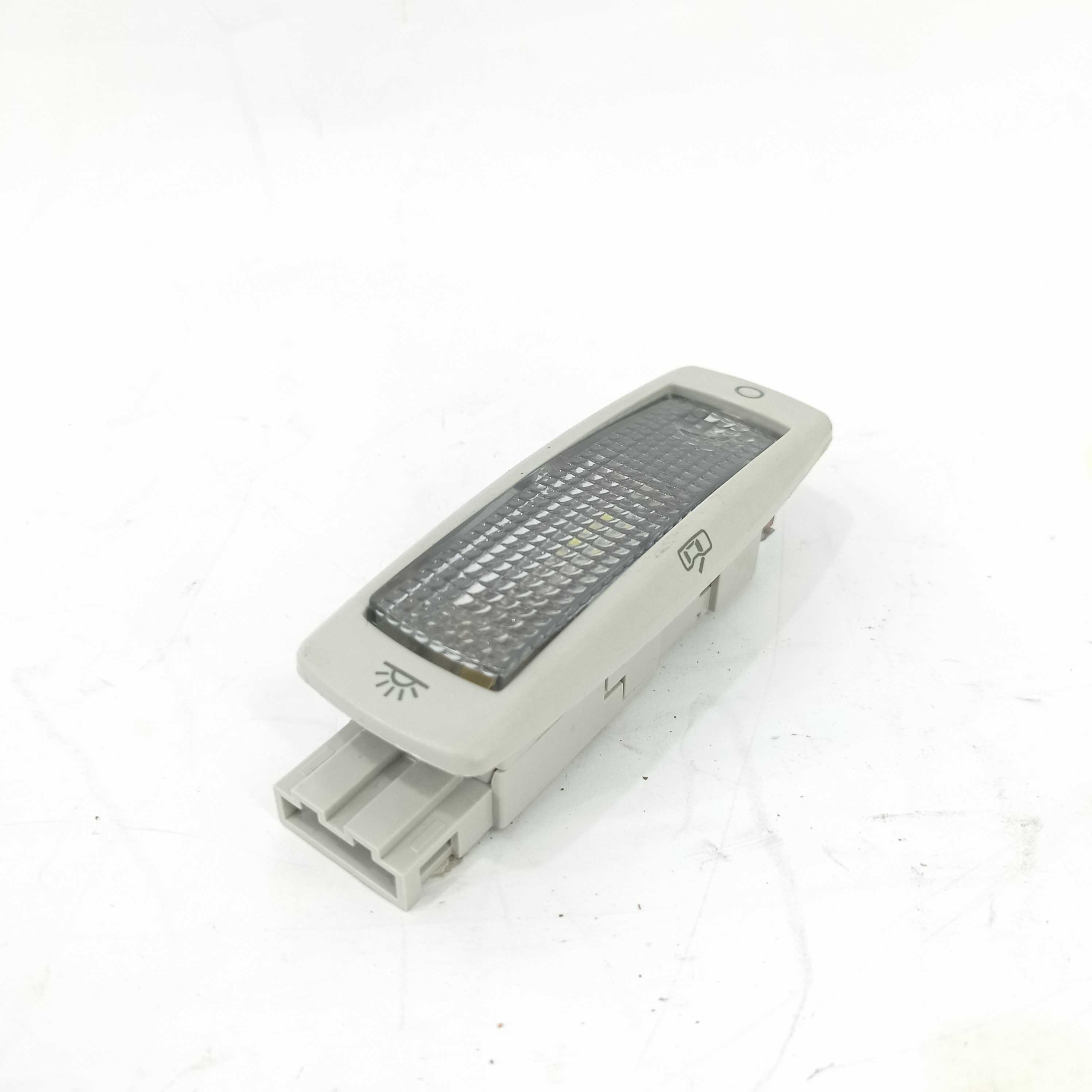 Luz De Teto Cortesia Volkswagen Fox 3b0947291 E28068 2