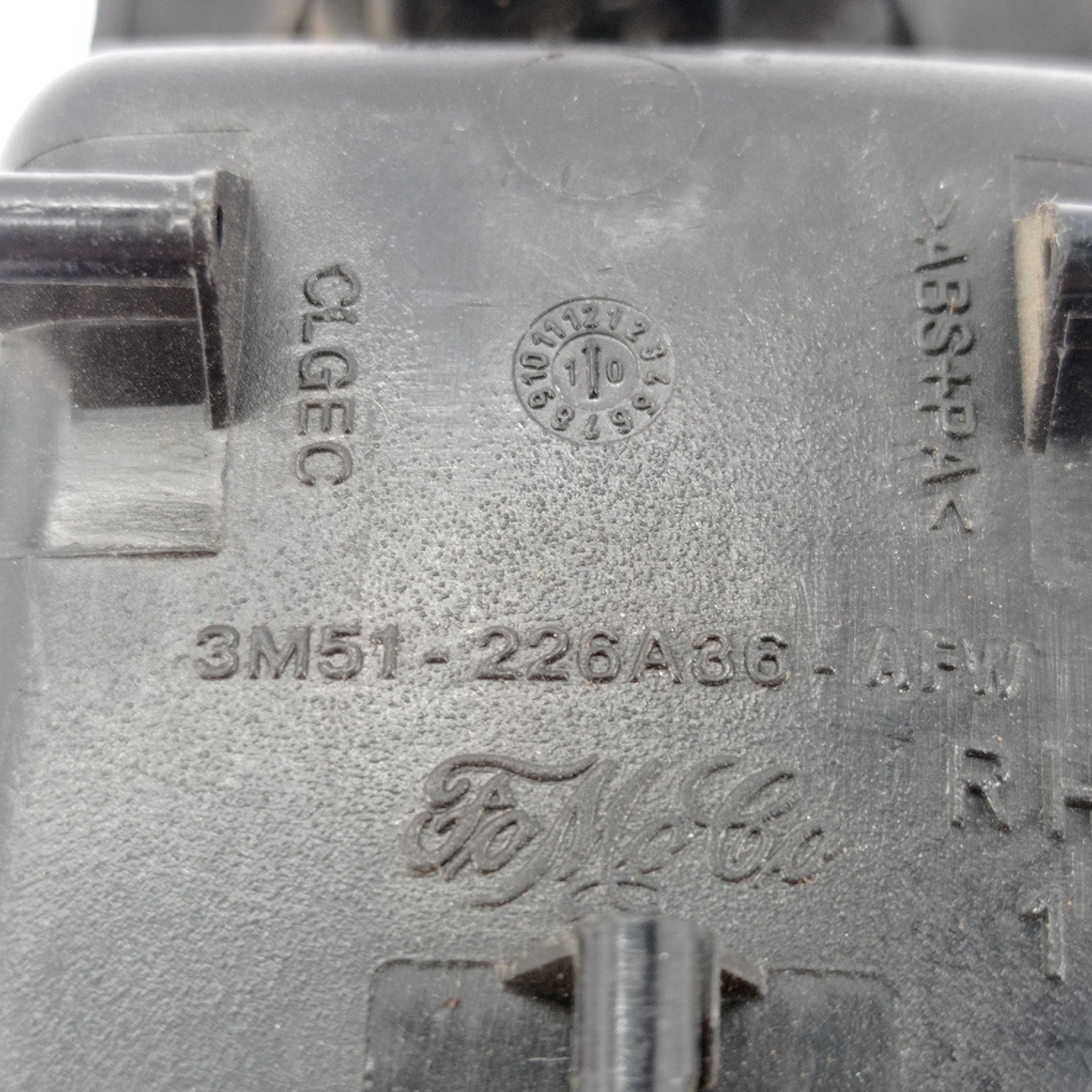 Moldura Botão Tras/dir Ford Focus 3m51226a36 E20581 5