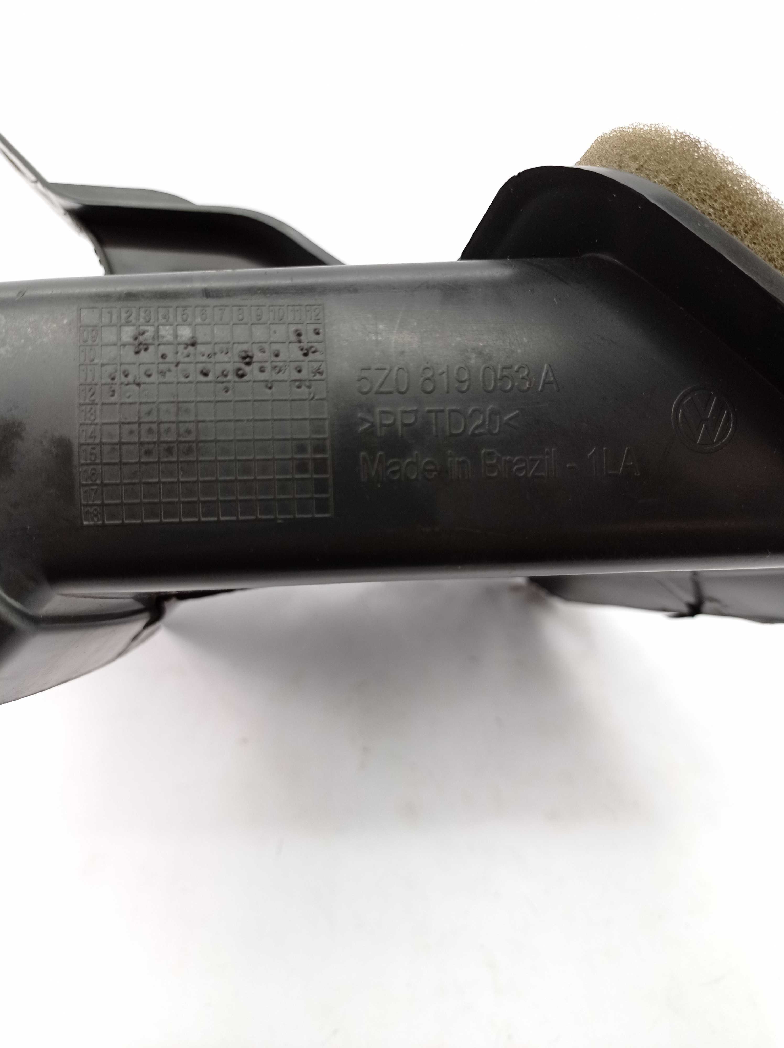 Duto De Ar Traseiro Painel Fox 1.6 Msi 5z081905a E19067 5