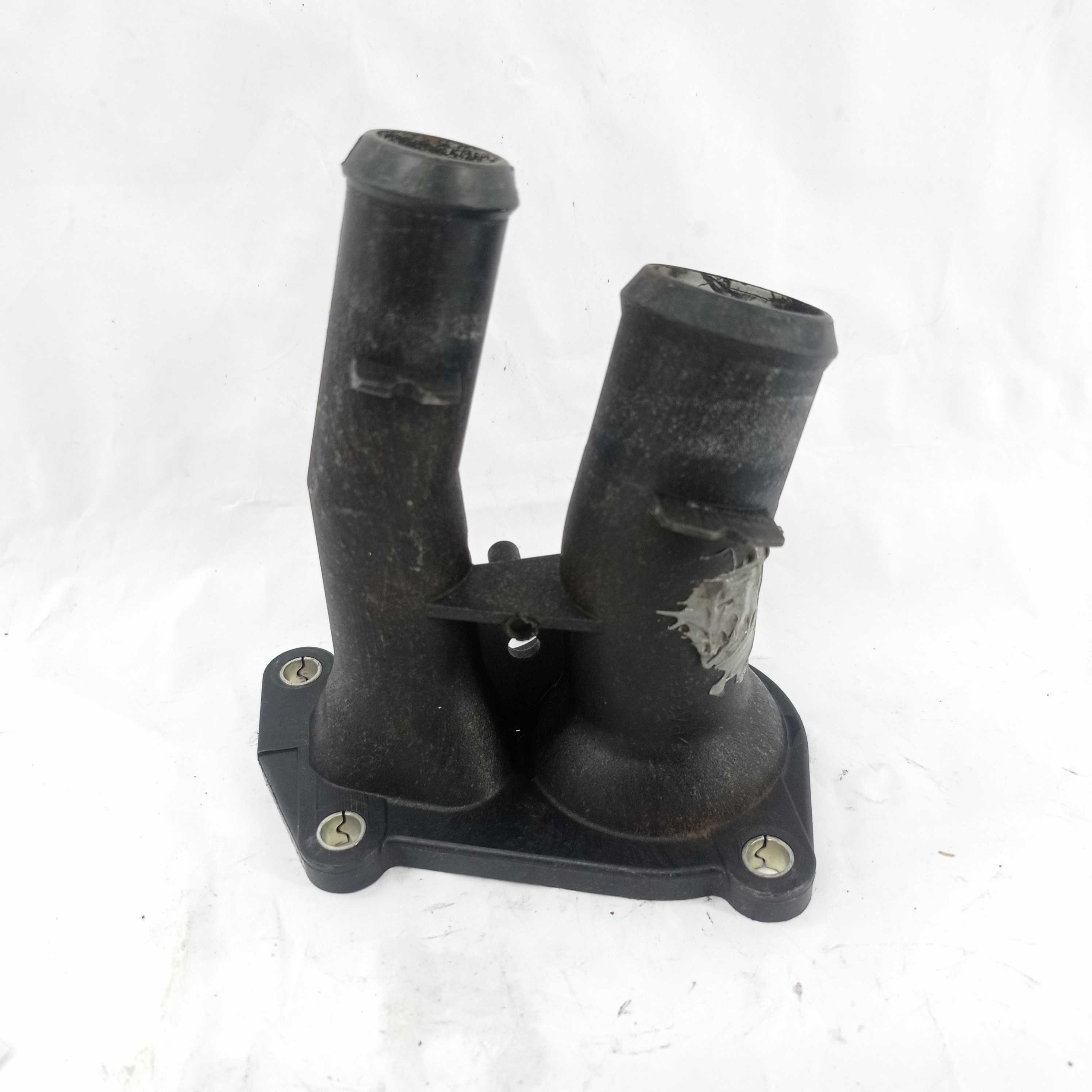 Carcaça Válvula Termostática Ford New Fiesta E23555 2