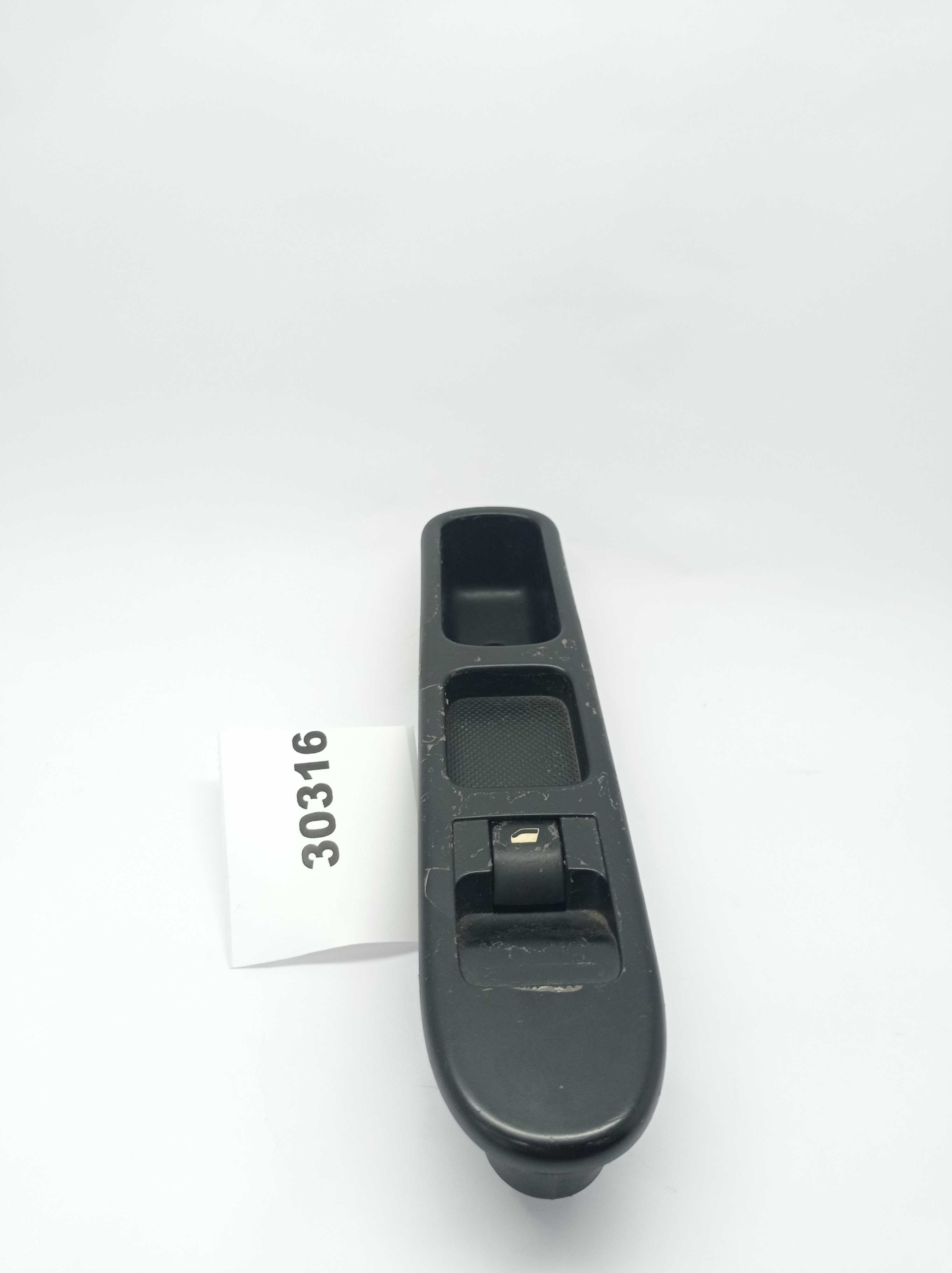 Moldura c/ Botão do Vidro Diant/Dir Peugeot 307 E30316 Estoq