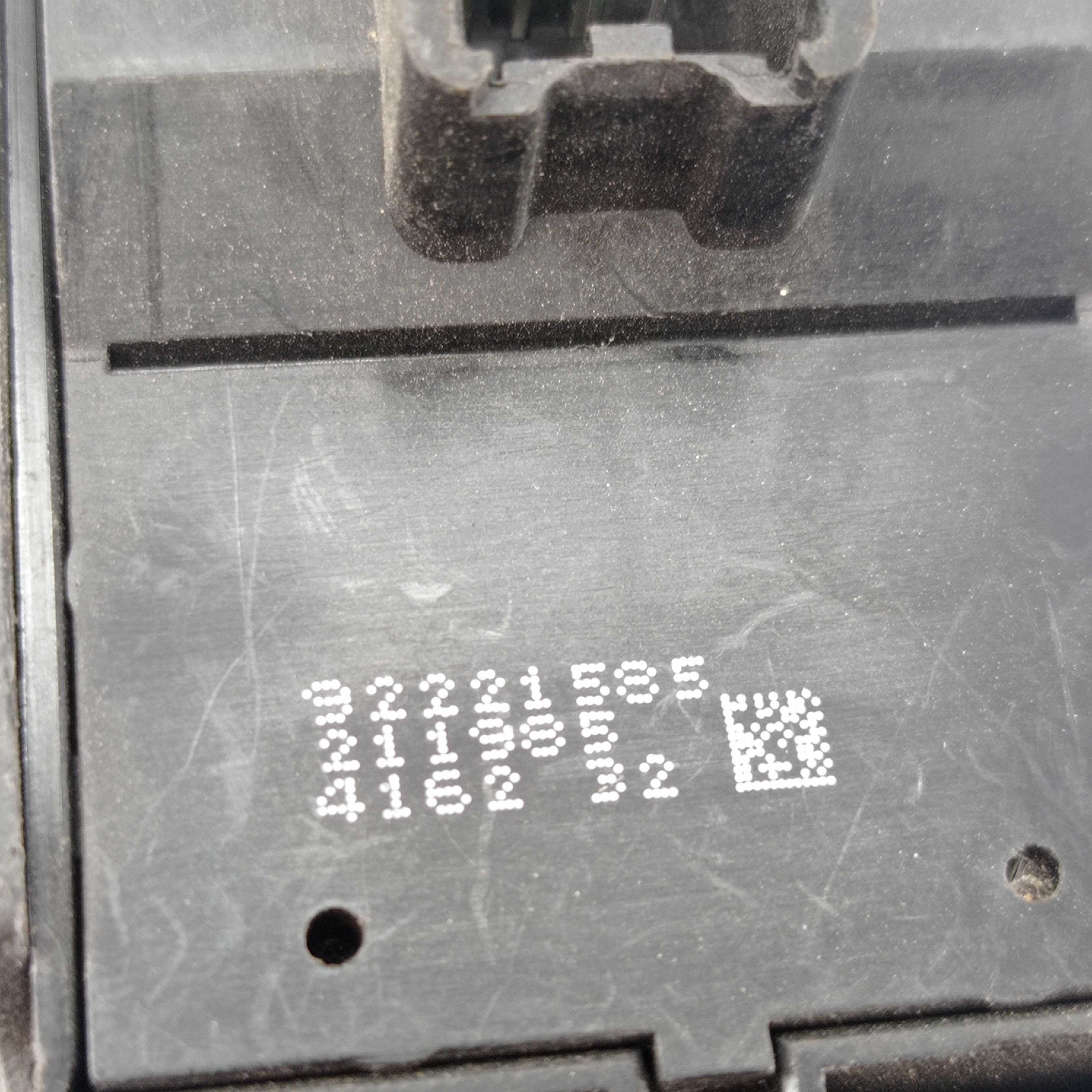 Botão Vidro Elétrico Diant/dir Gm Onix 92221585 E20490 6