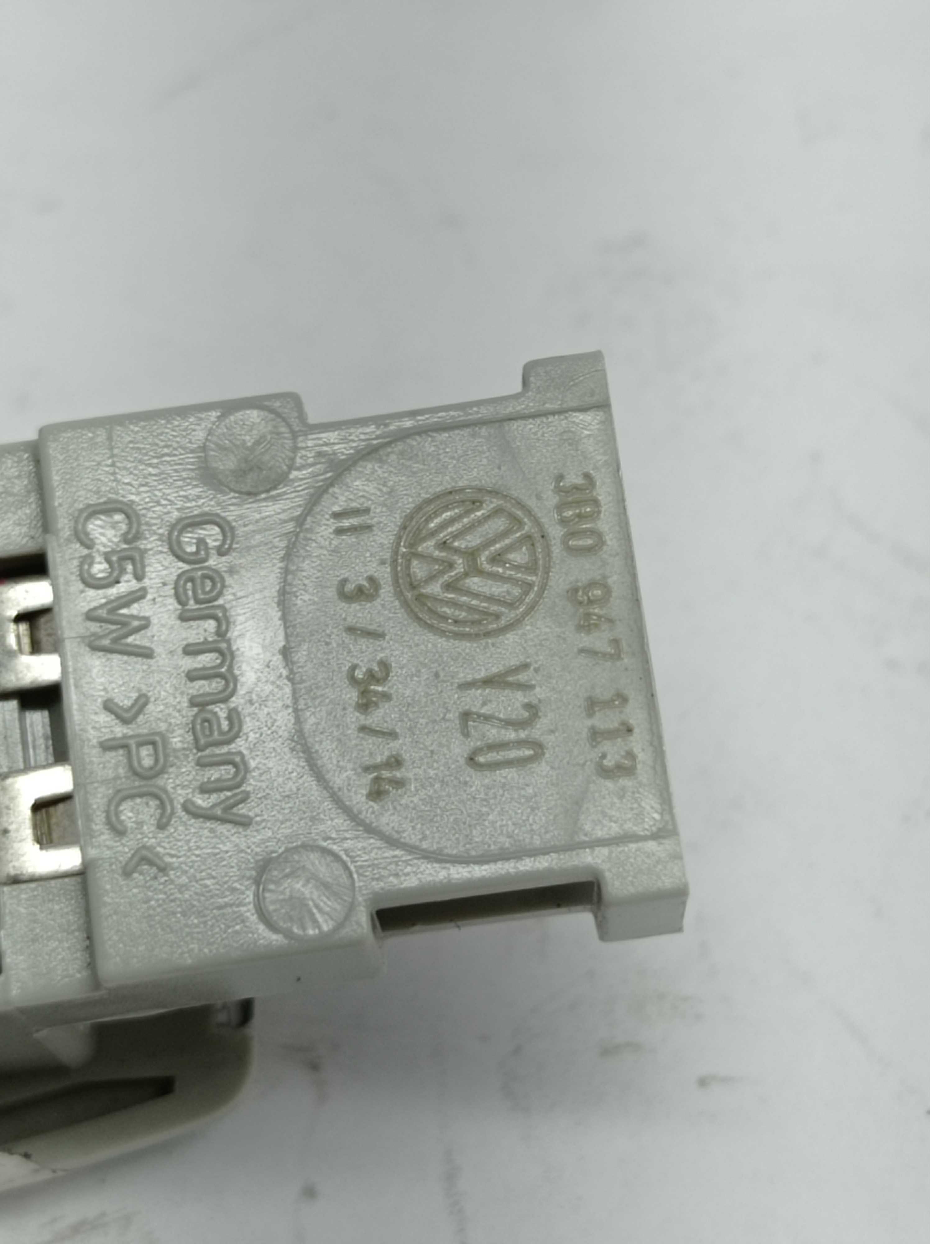 Luz De Teto Cortesia Volks Fox Ano 2015 3