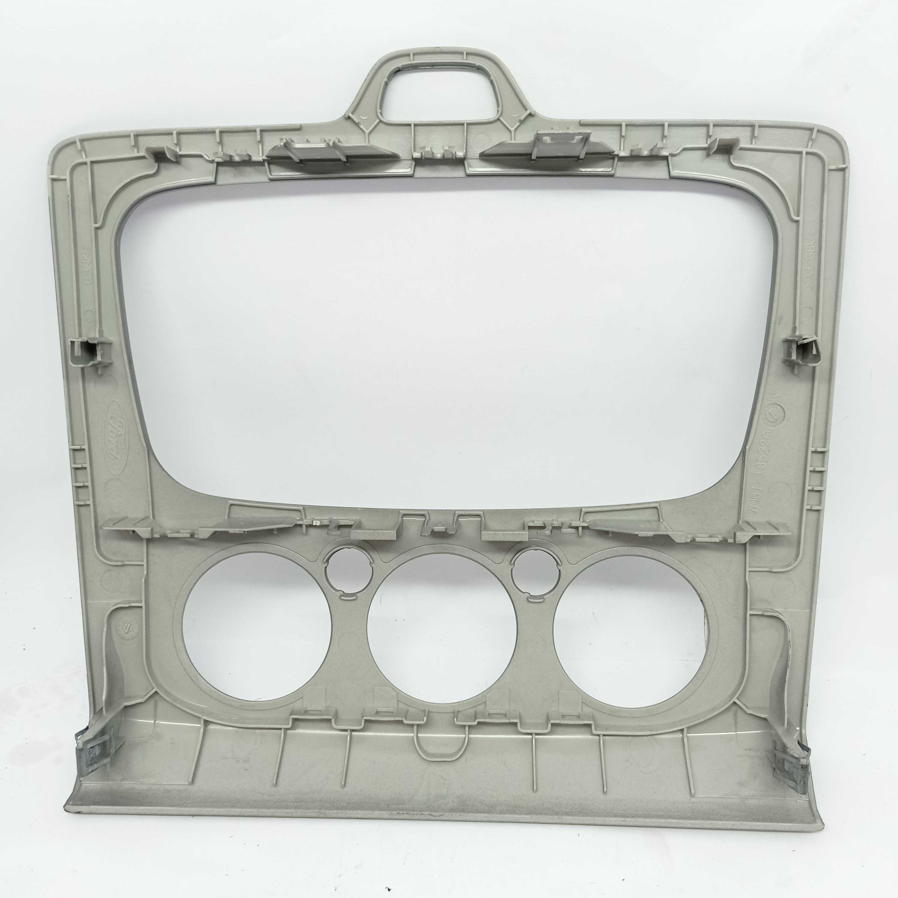 Moldura multimídia central Ford Focus 7m5118522a c/manchas 3