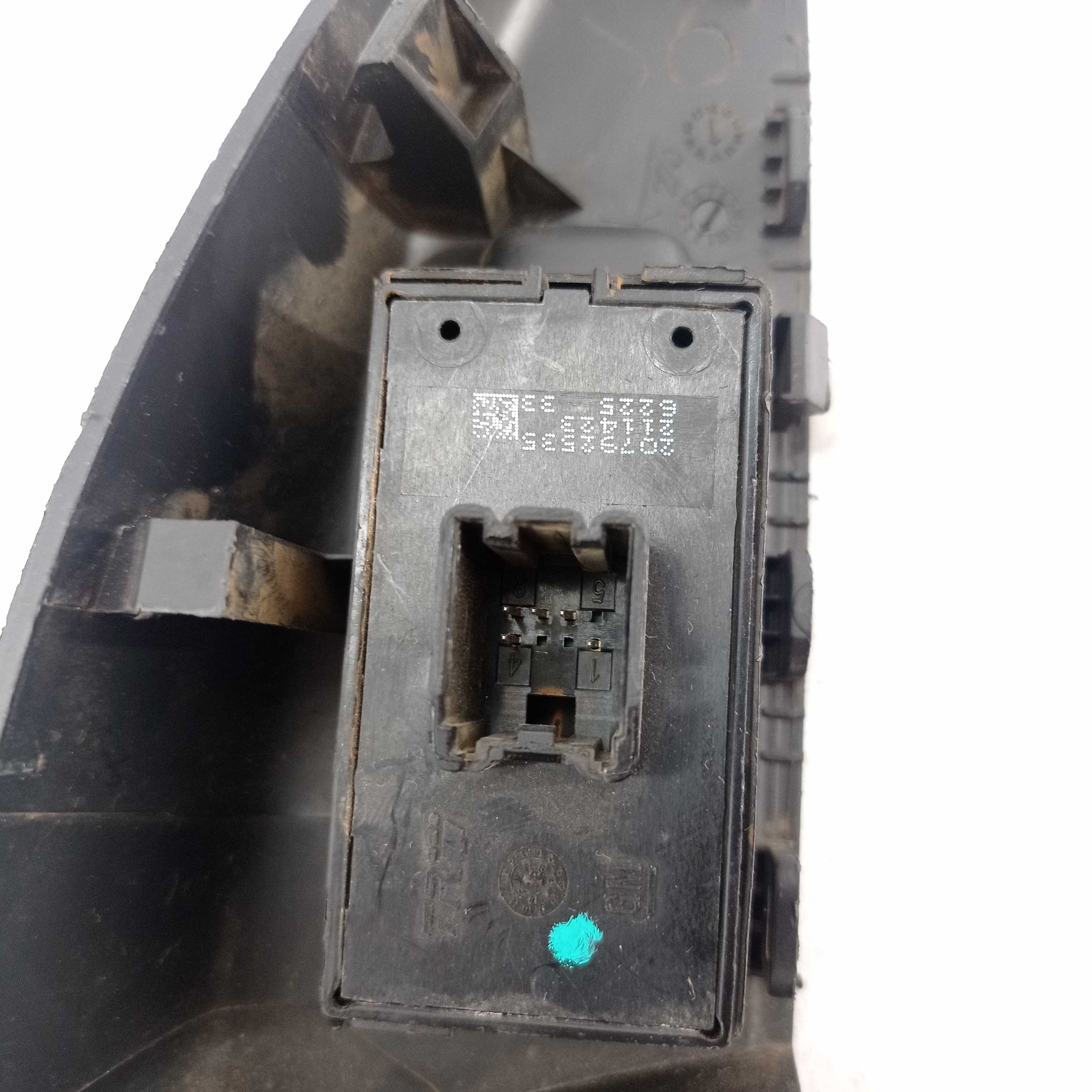 Botão Vidro Elétrico C/moldura T/e Gm Spin 52020796 E20483 6