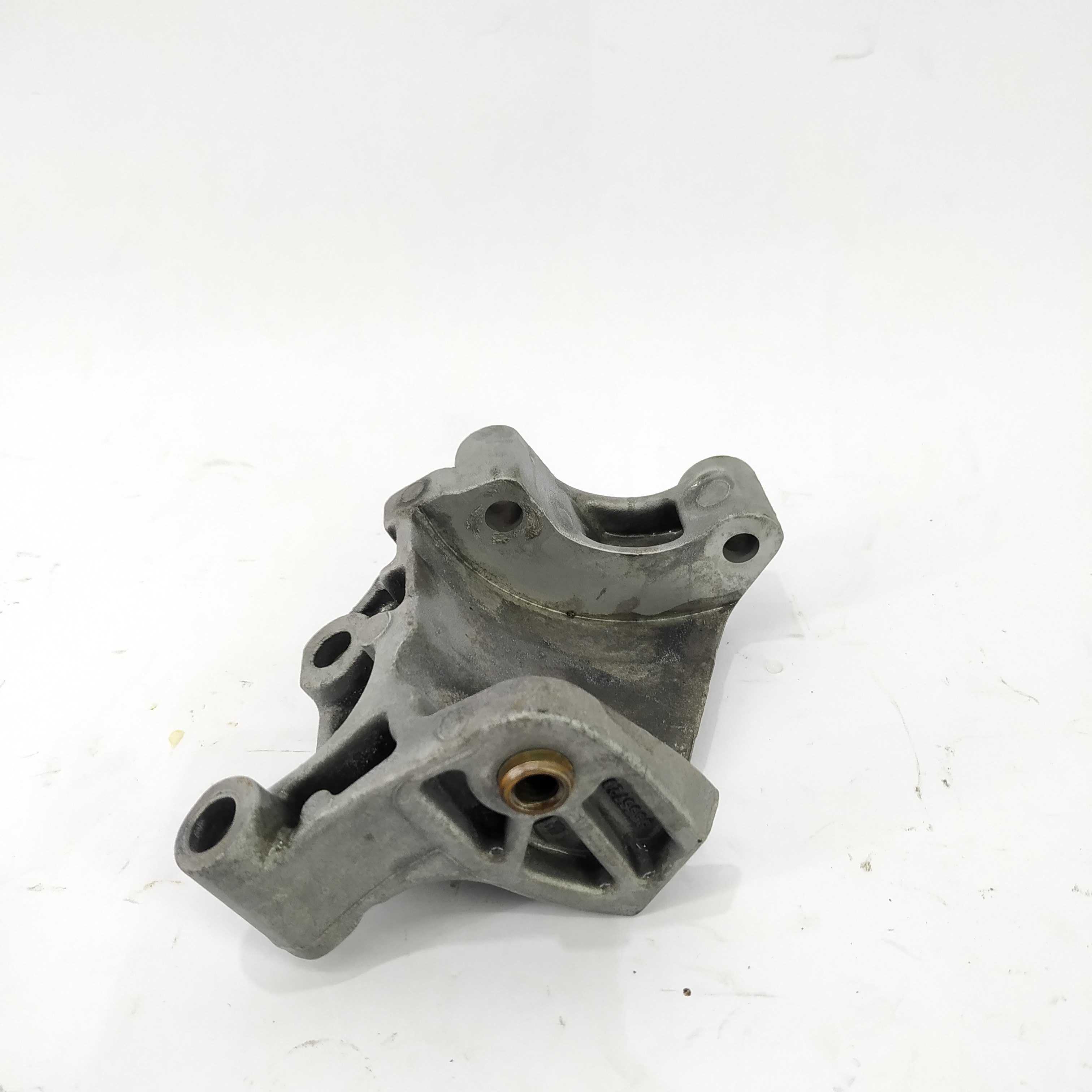 Suporte Bomba Da Direção Hidráulica Gm Tracker 1.8 55557209