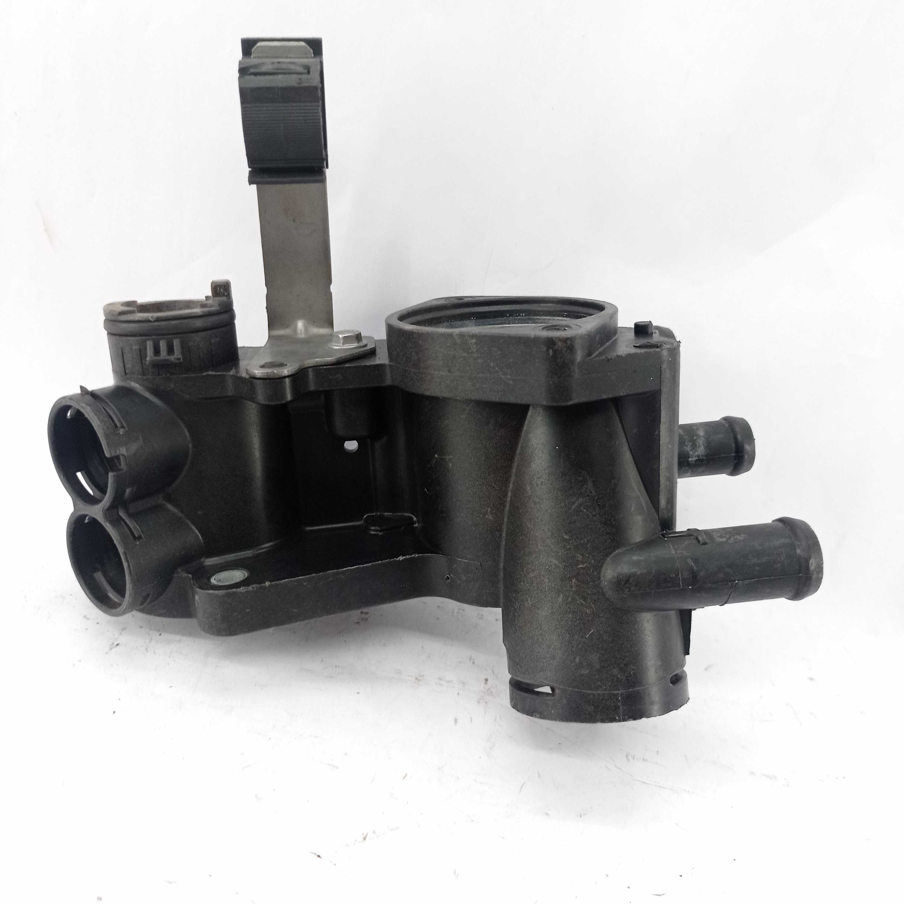 Carcaça Válvula Termostática Volks Fox 032121023 E23818 3