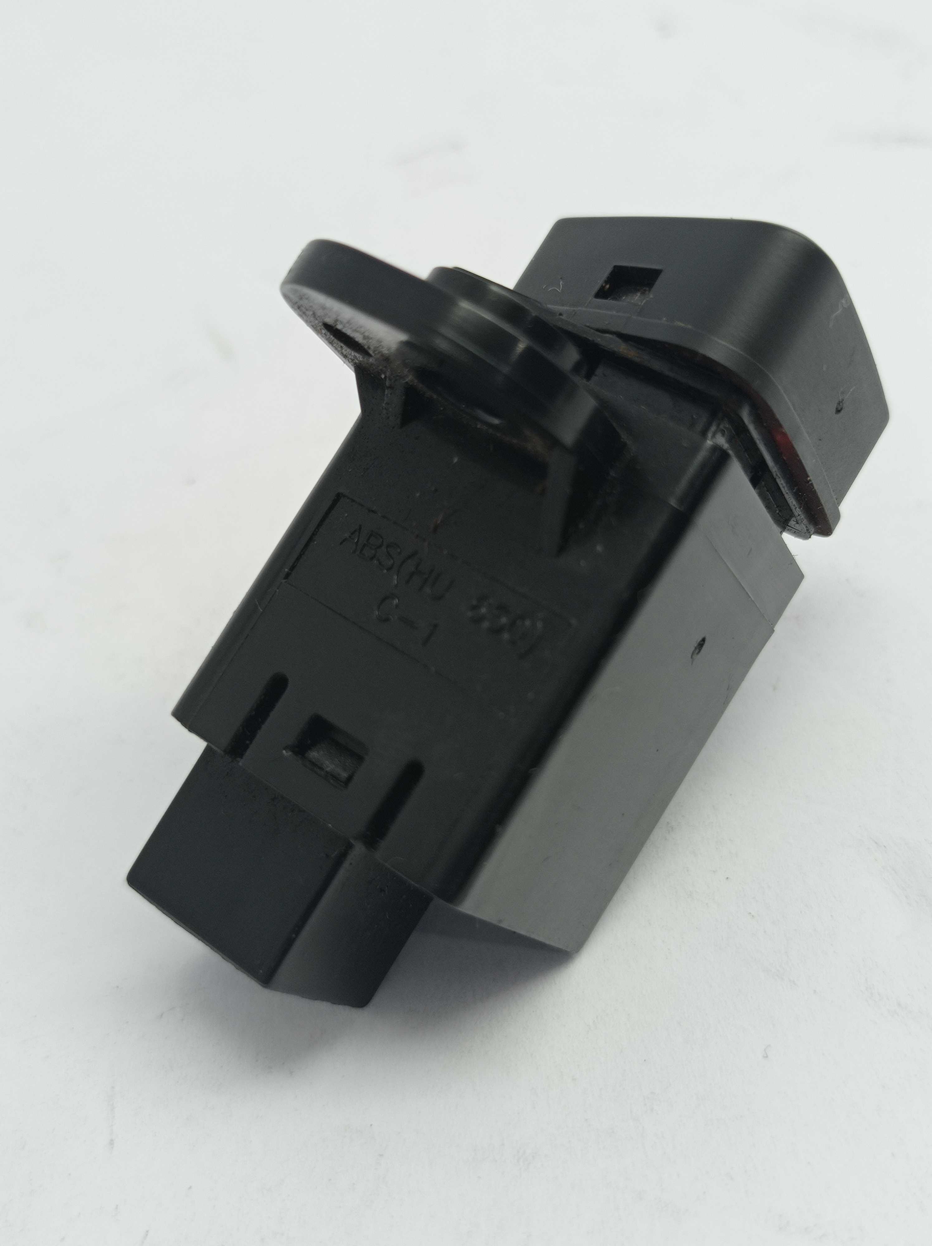 Interruptor Botão Pisca Alerta Gm Spin/ Cobalt 13/16 -19127 2