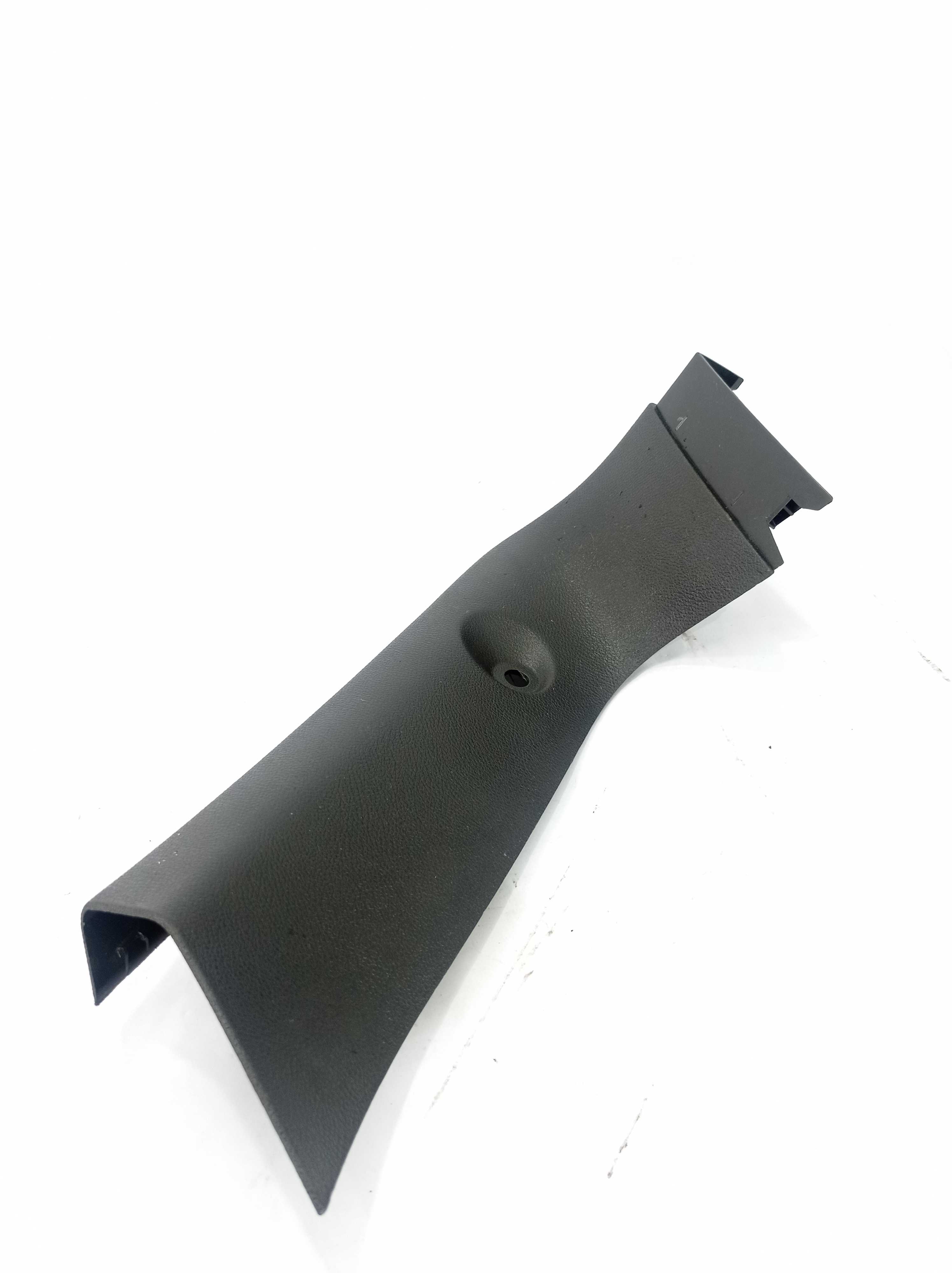 Acabamento Interno Direito Tampa Traseira Gm Tracker E30787 Preto 4