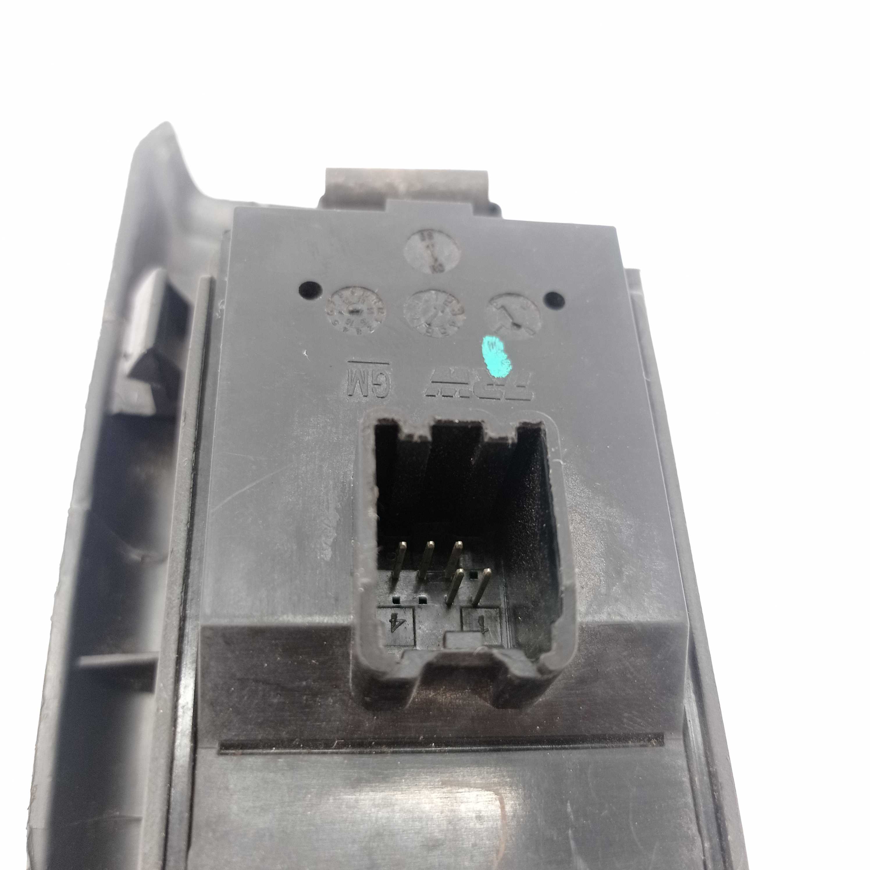 Botão Vidro Elétrico Diant/dir Gm Onix 92221585 E20484 4