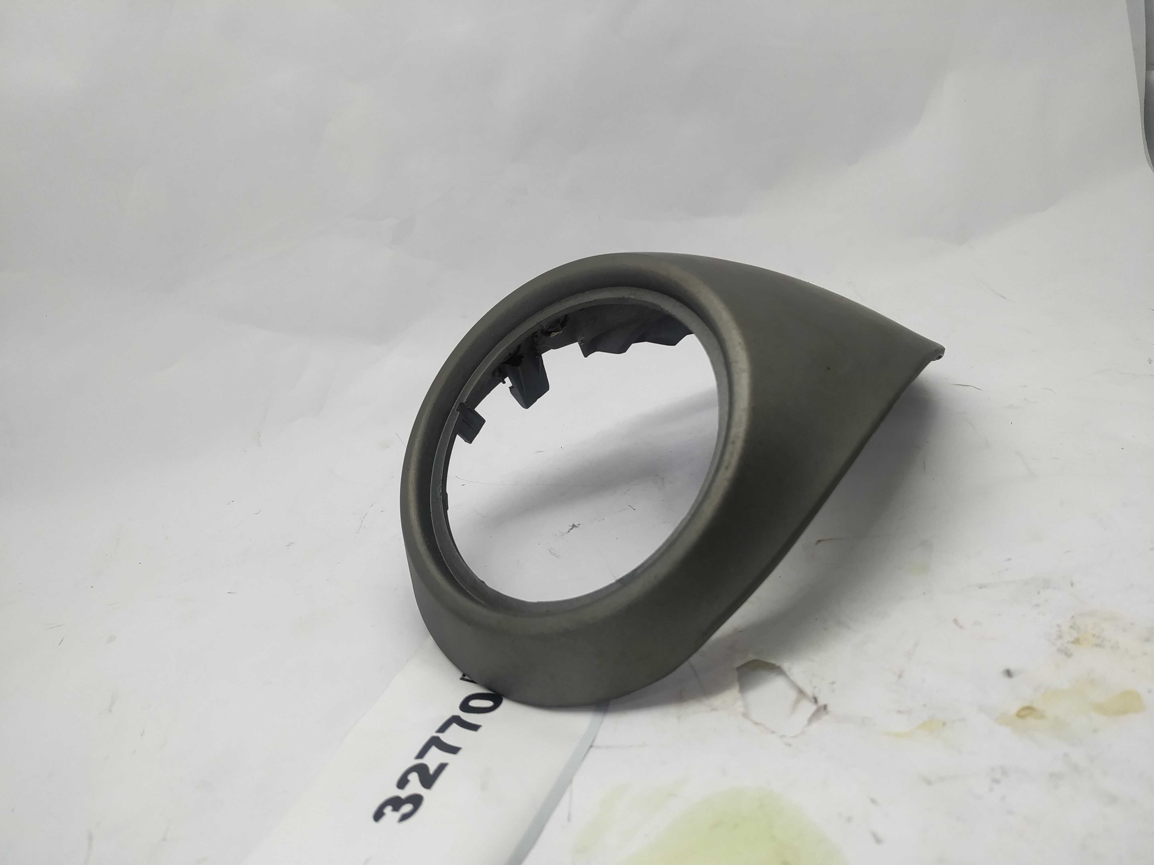 Moldura do Difusor de Ar Esquerdo Fiat Palio Attractive 2014