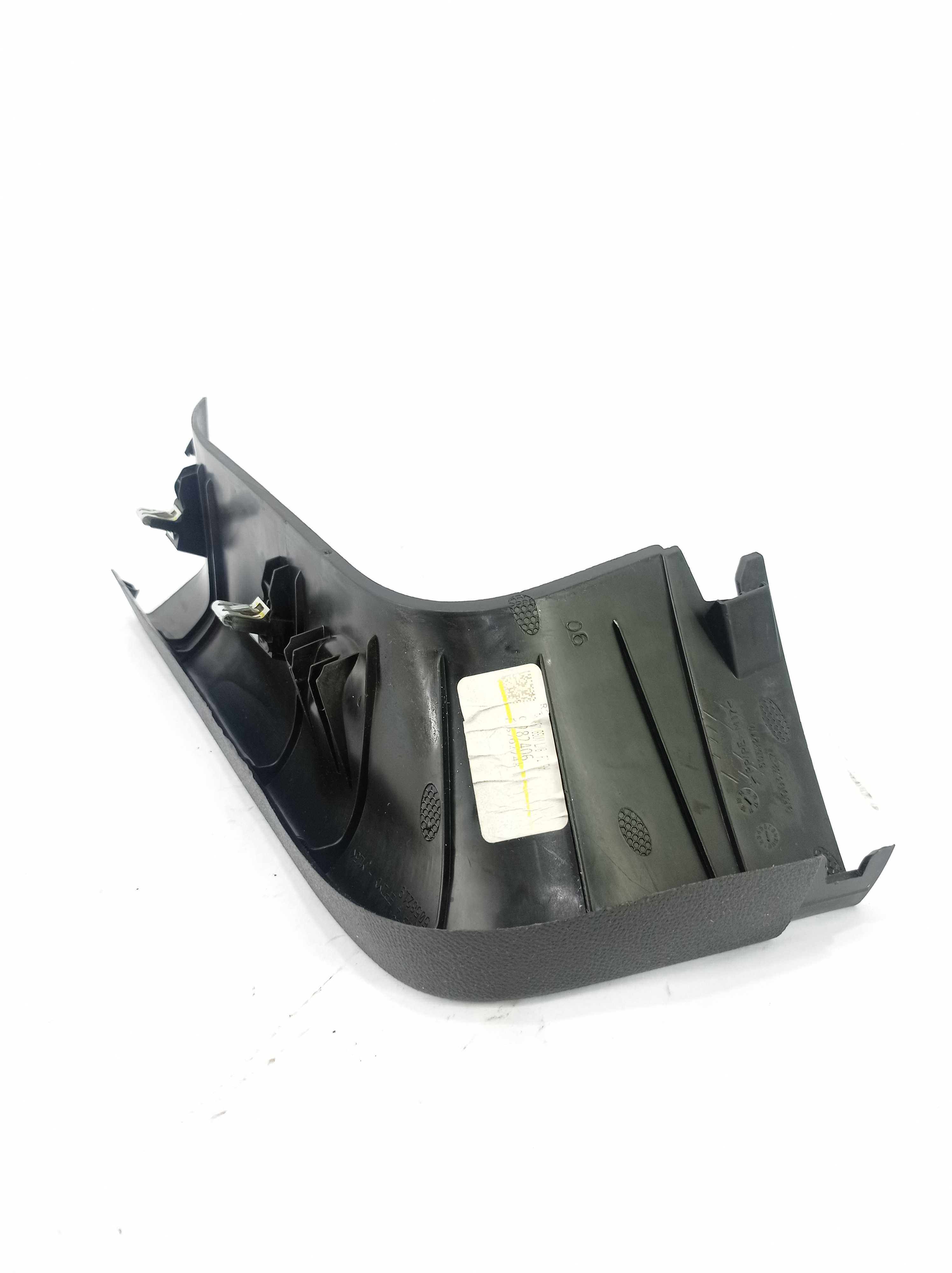 Acabamento Interno Direito Tampa Traseira Gm Tracker E30787 Preto 3