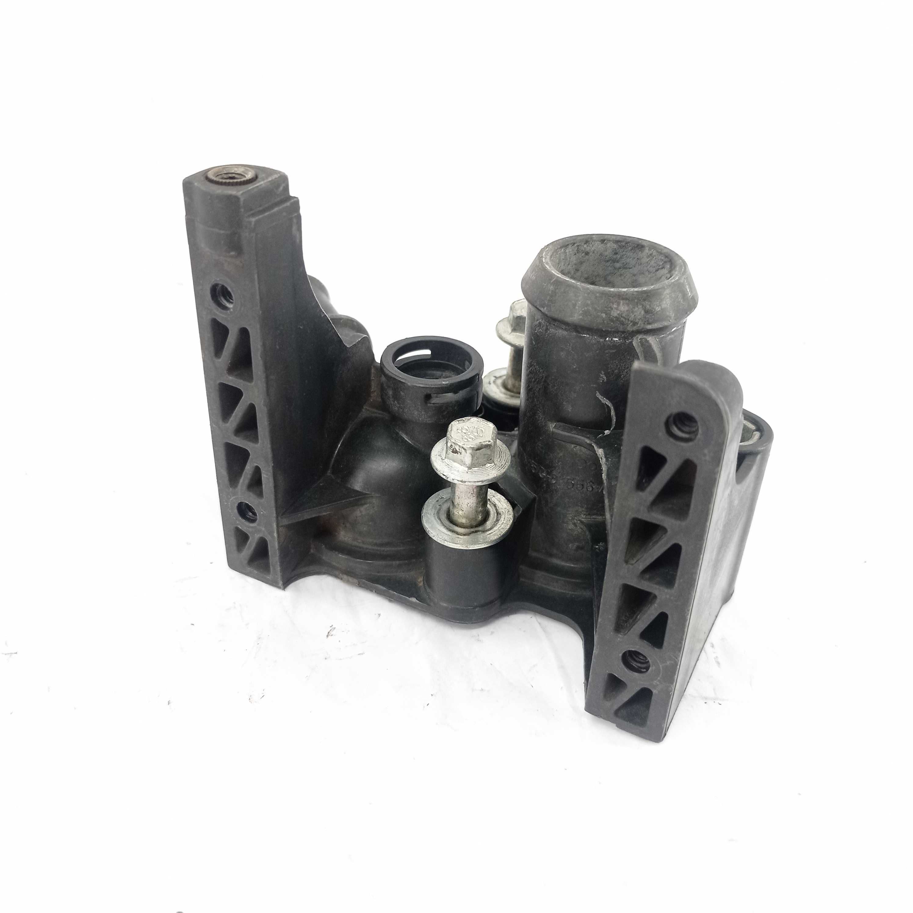 Carcaça Válvula Termostática Ford Focus 7m5g8k556ag E23611 2