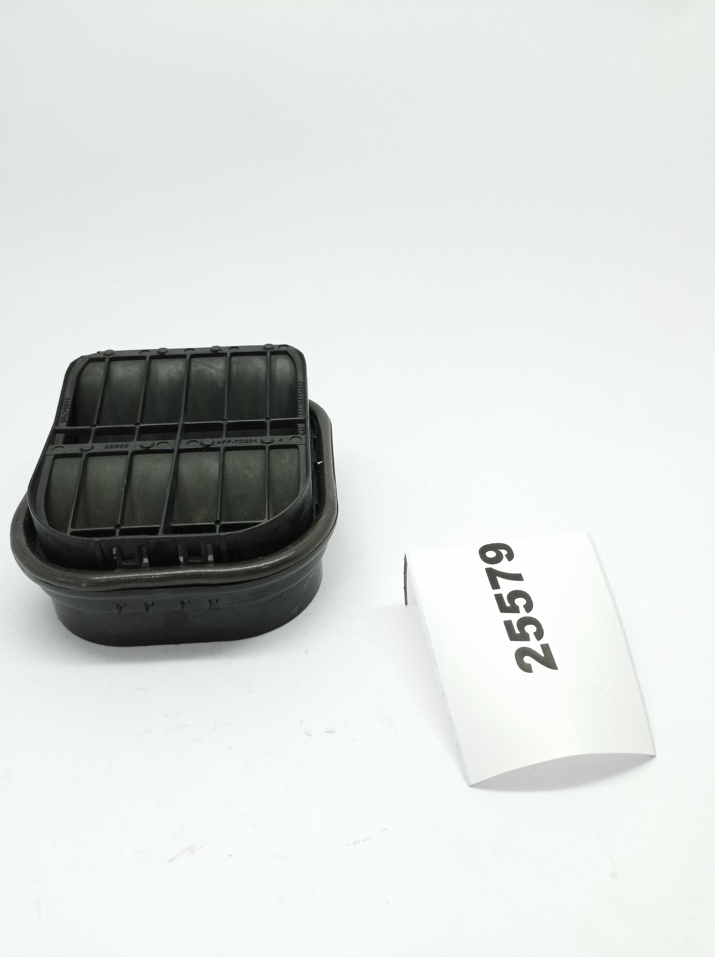 Grade Difusor Saida De Ar Fiat Punto Mobi 51894795 E25579