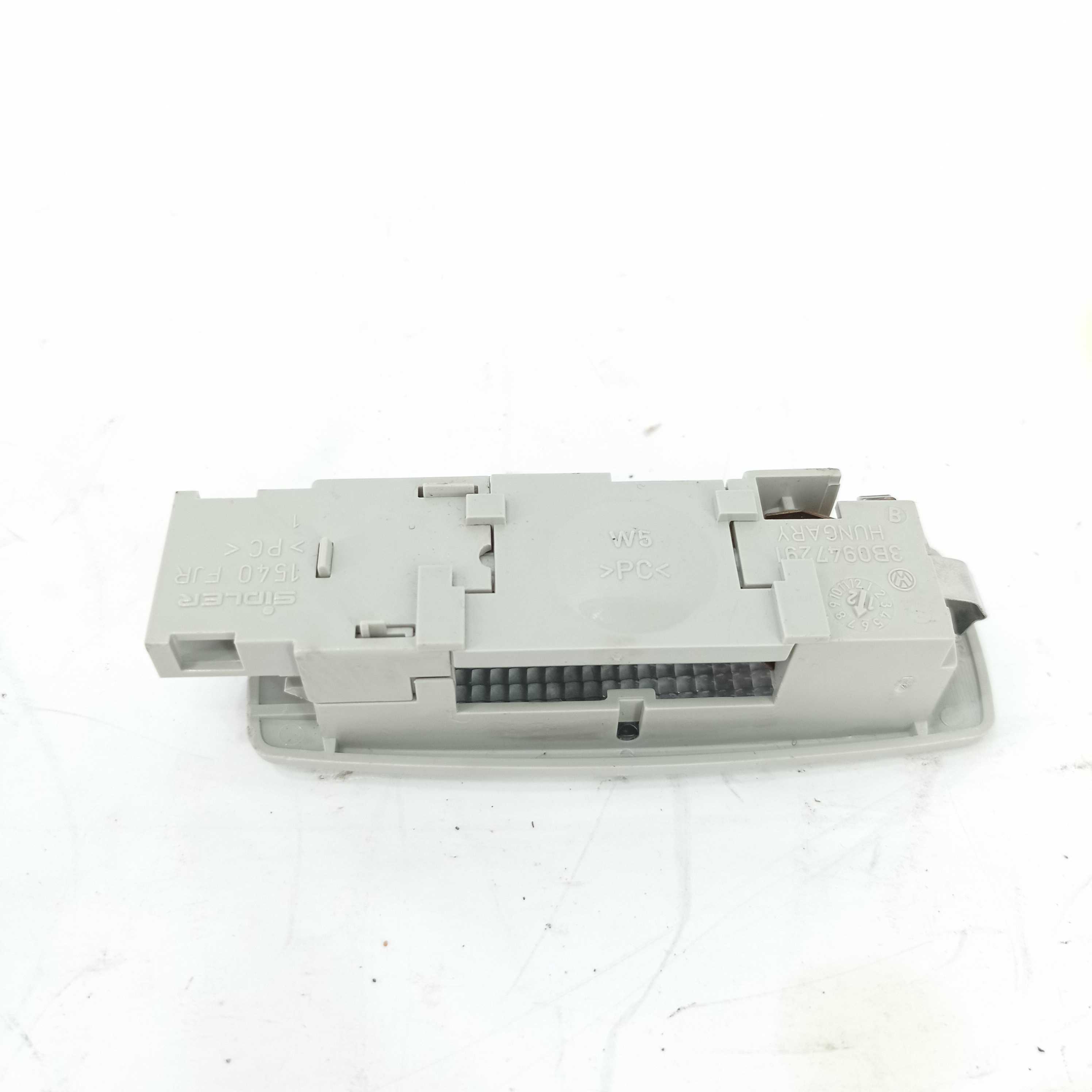 Luz De Teto Cortesia Volkswagen Fox 3b0947291 E28068 4