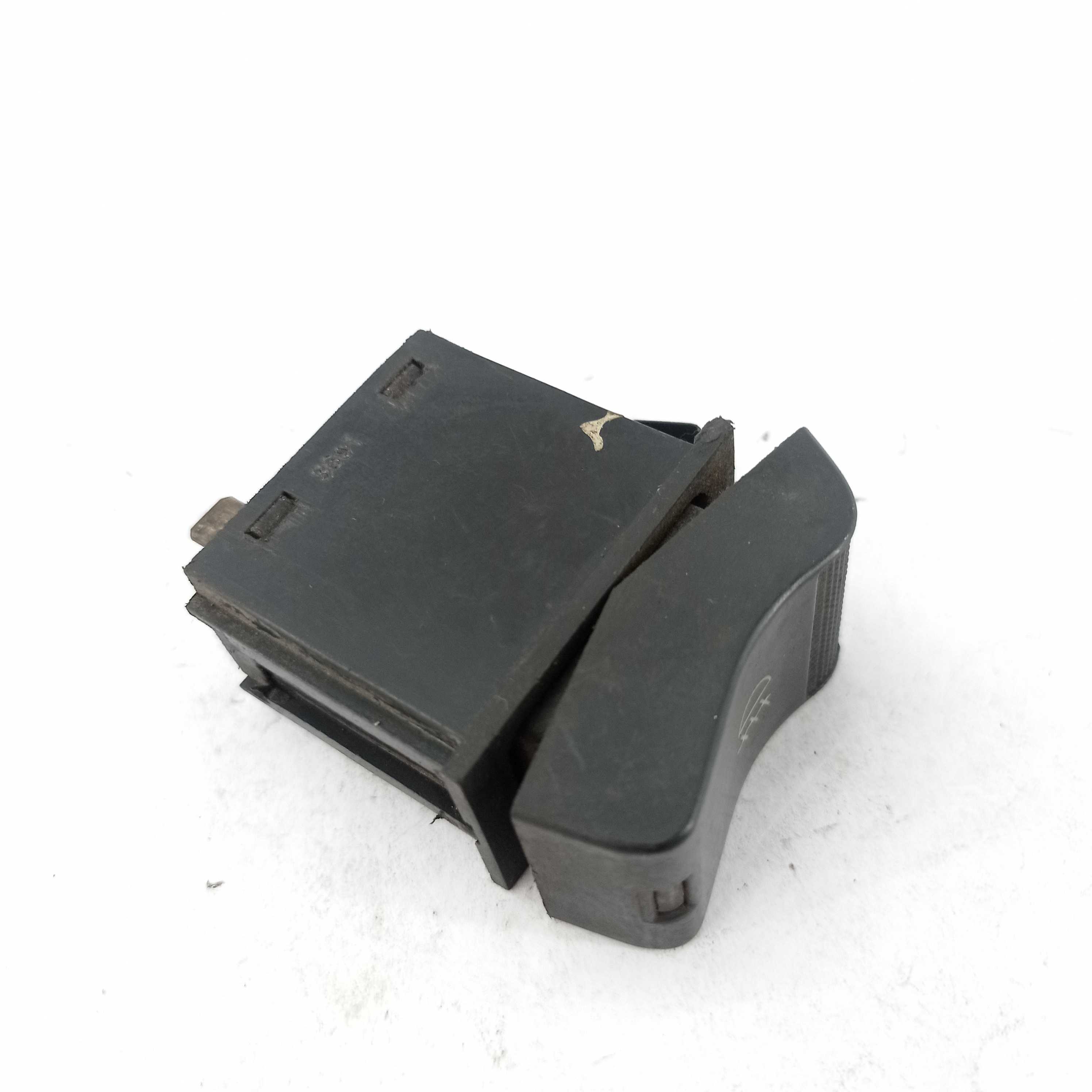 Botão Farol De Milha Volkswagen Santana 3259415352 E20200 2