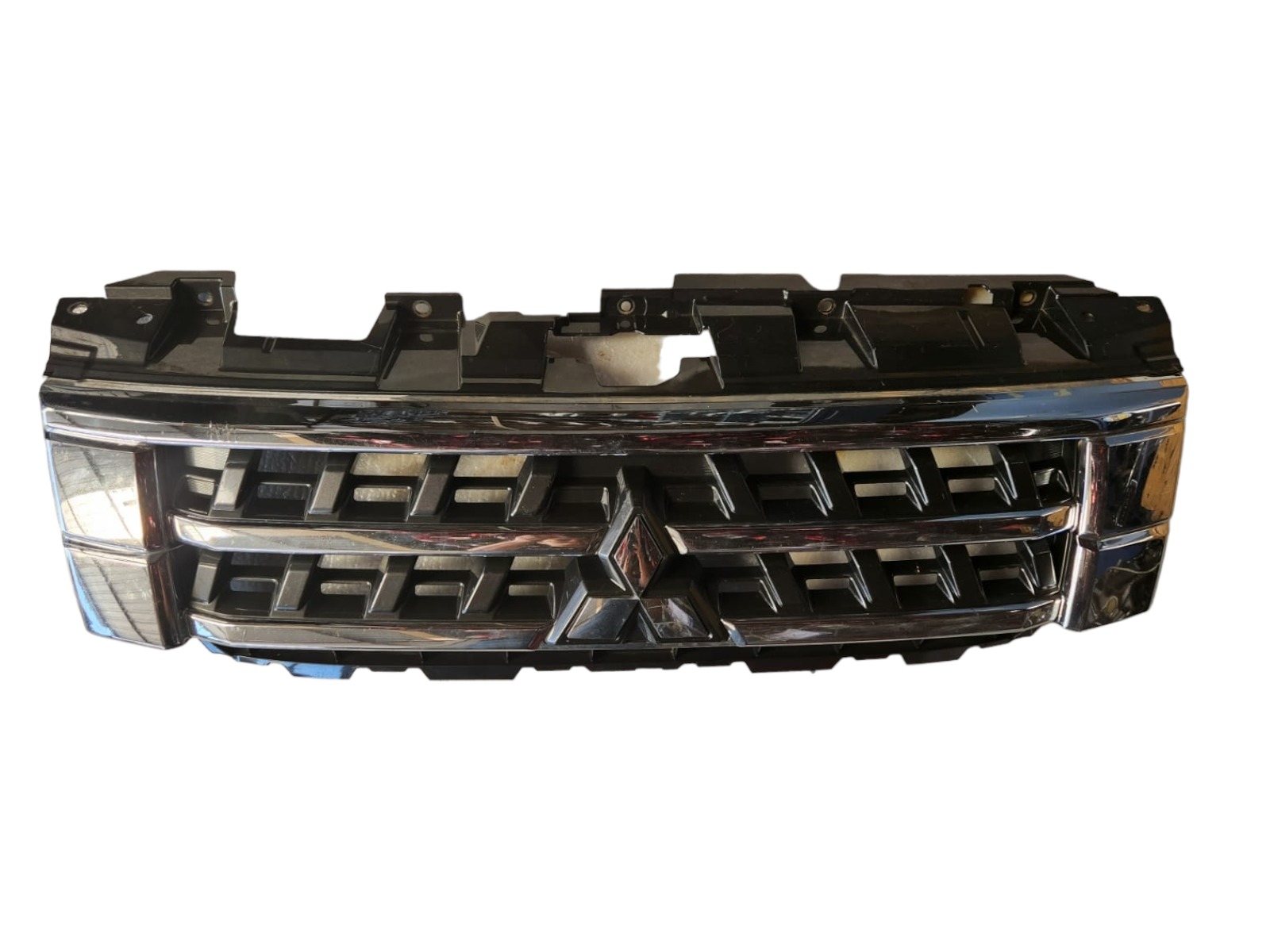 Grade Mitsubishi Pajero Full 2014 Com Detalhe 1