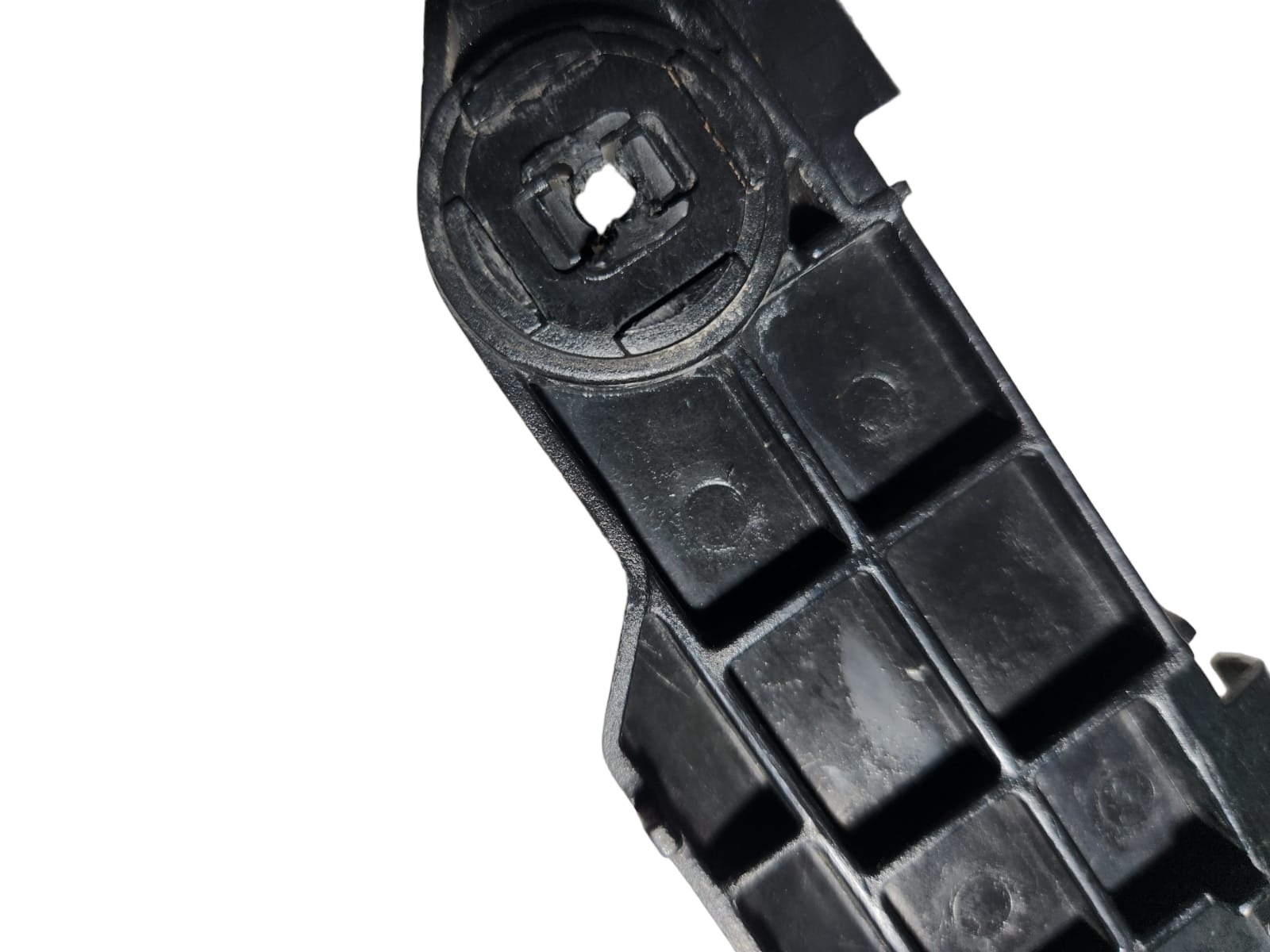 Guia Parachoque Traseiro Esquerdo Toyota Corolla Detalhe 4